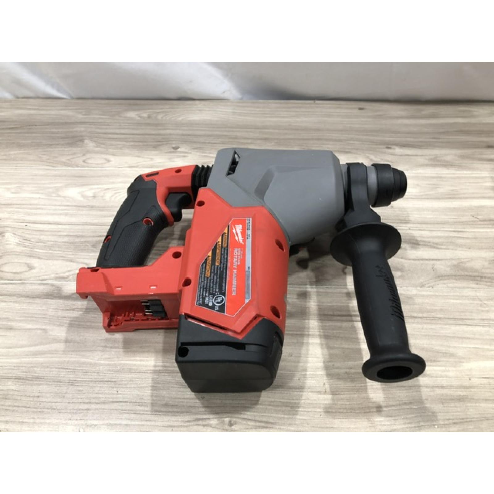 AS-IS Milwaukee 18V M18 FUEL Cordless SDS-Plus Rotary Hammer Kit