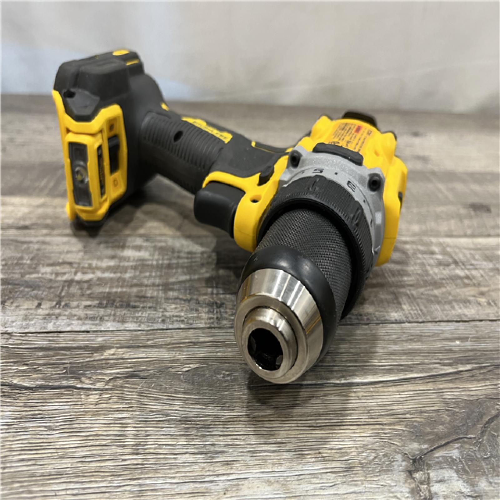 AS-IS DEWALT 20V XR Lithium-Ion Cordless Brushless 1/2 in. Drill/Driver Kit