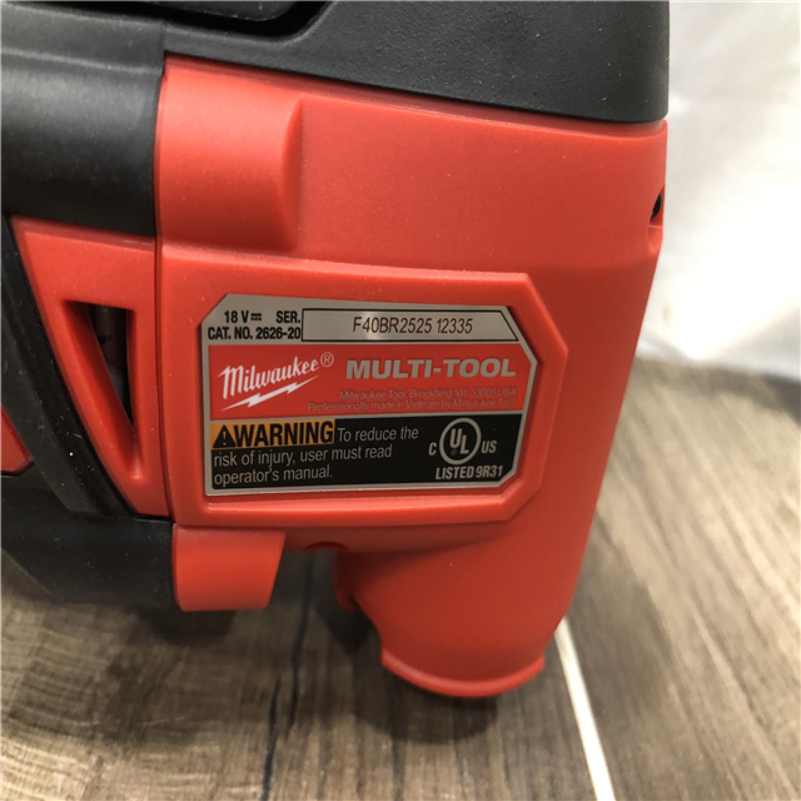 AS-IS Milwaukee M18 18V Lithium-Ion Cordless Oscillating Multi-Tool Kit