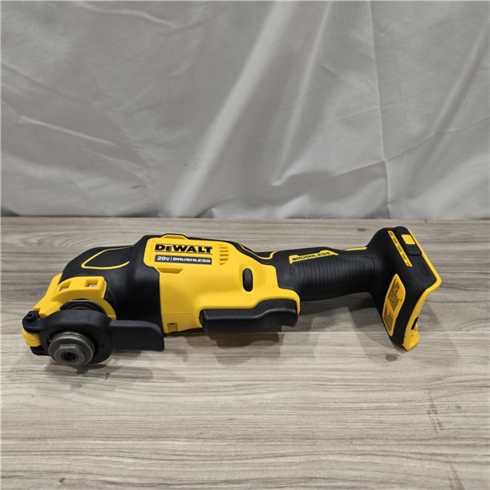 AS-IS DeWalt DCS354D1 20V Cordless Oscillating Multi-Tool Kit