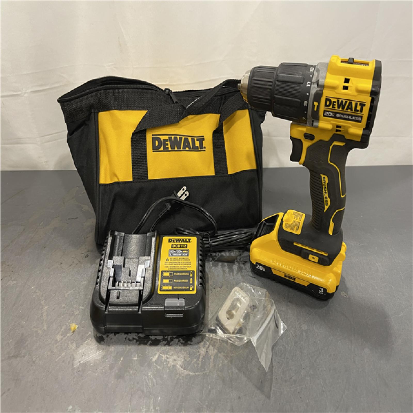 AS-IS - DEWALT ATOMIC 20V Cordless 1/2 in. Compact Hammer Drill Kit