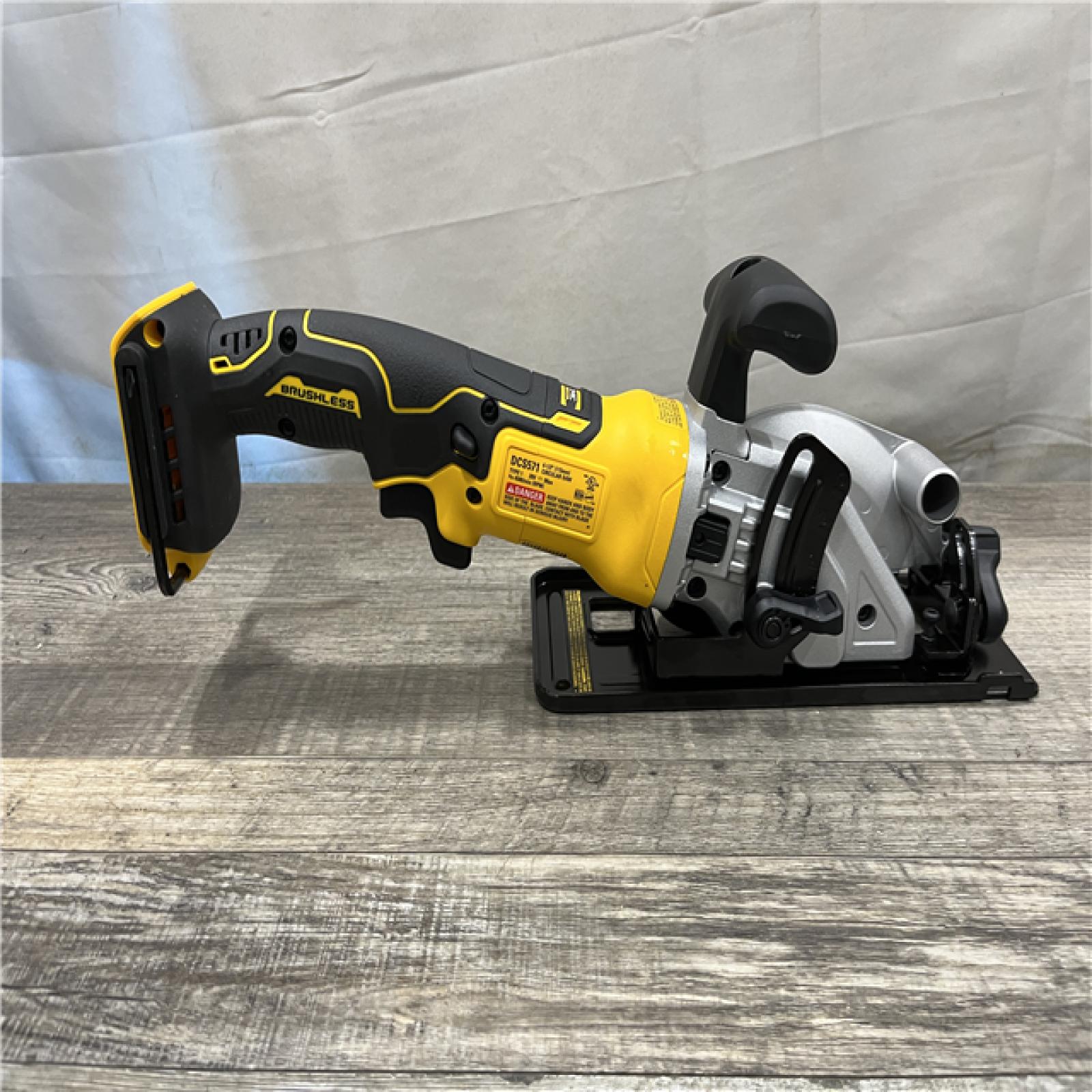 AS-IS DEWALT ATOMIC 20V MAX Cordless Brushless 4-1/2 in. Circular Saw (Tool Only)