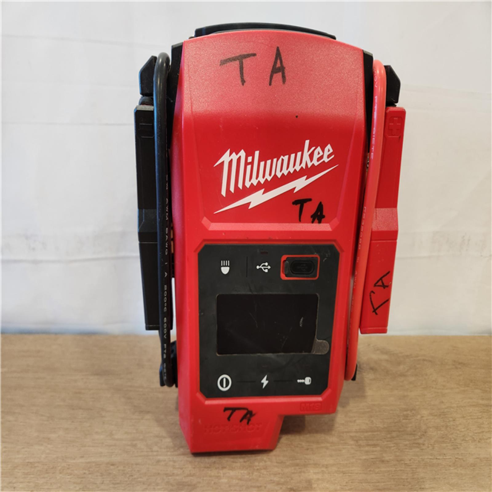 AS-IS- Milwaukee 18V Lithium-Ion Cordless 2000 Peak Amp HOTSHOT Jump Starter (Tool-Only)