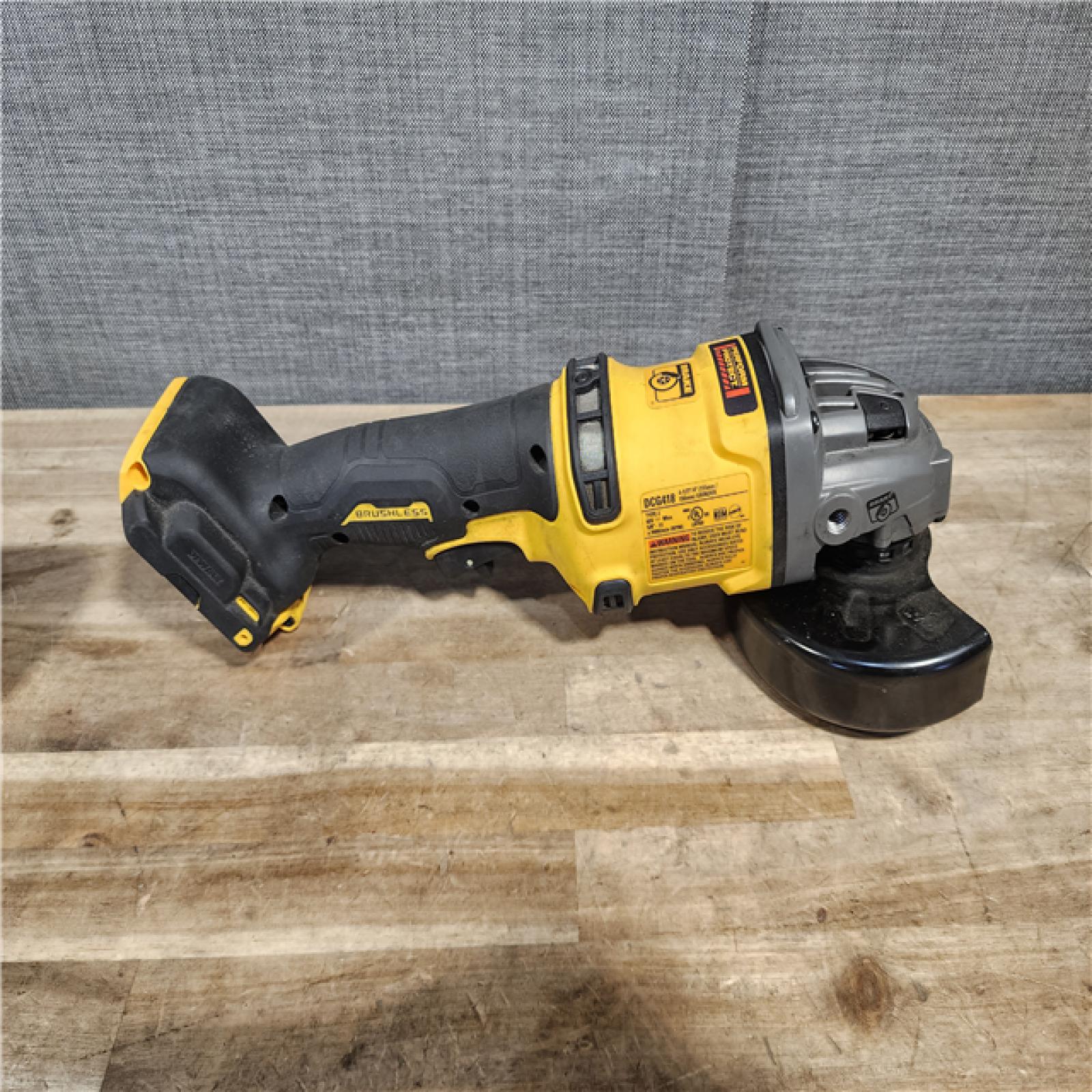 HOUSTON LOCATION - AS-IS DeWalt FLEXVOLT 60V Cordless 4-1/2 to 6 in. Grinder Kit (Battery & Charger)
