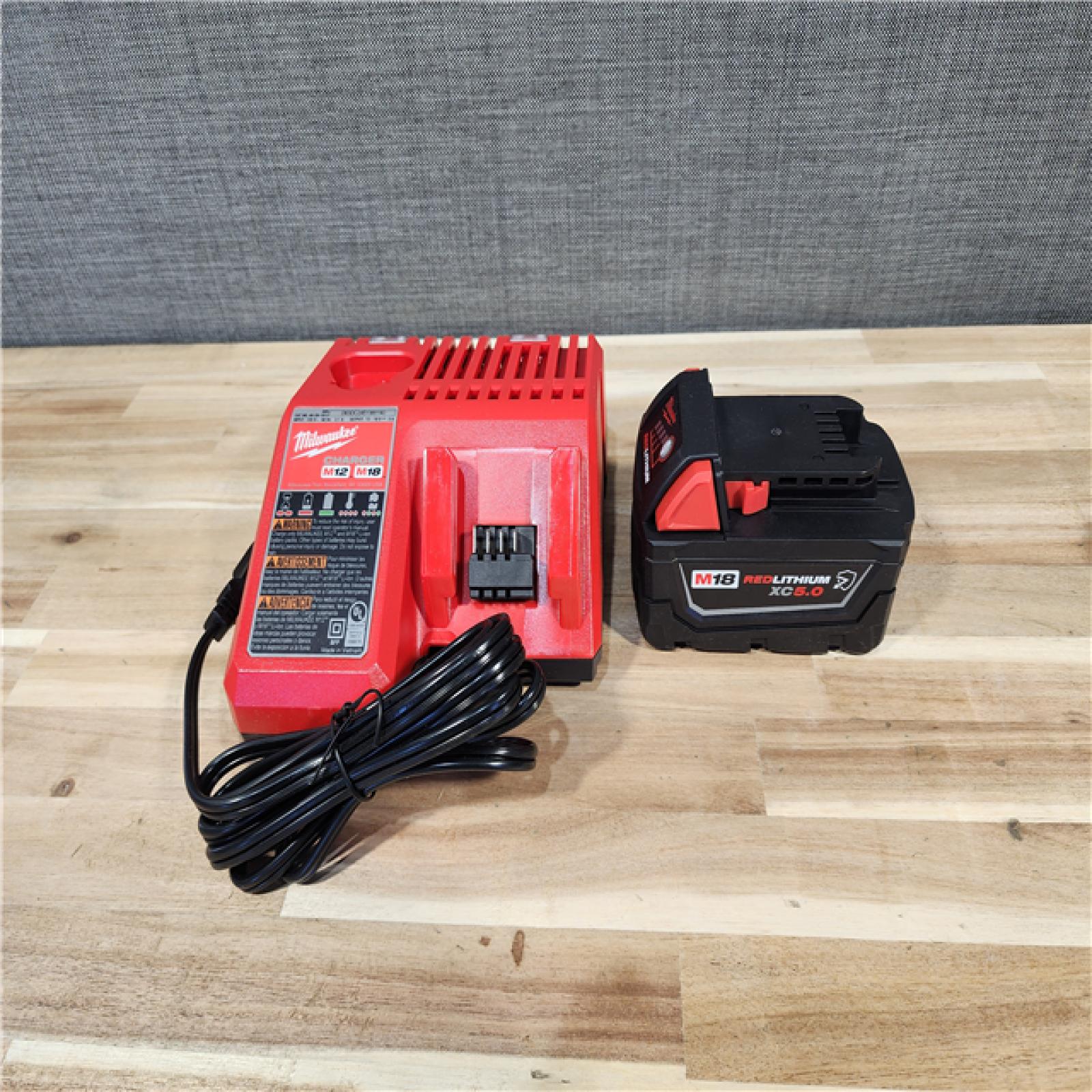 HOUSTON LOCATION - AS-IS Milwaukee  FUEL 18V Lithium-Ion Brushless Cordless 1/2 in. Impact Wrench w/Friction Ring Kit