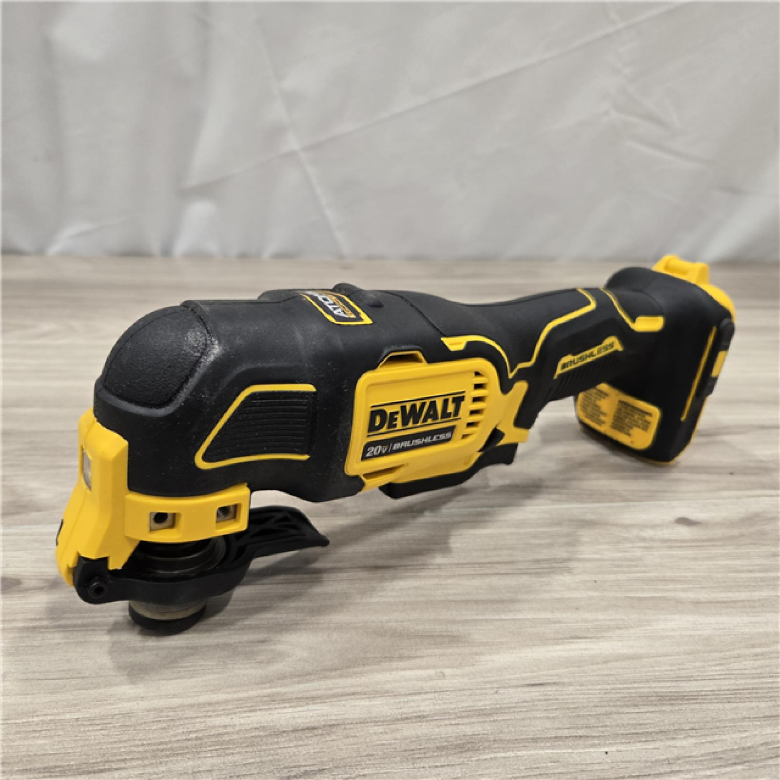 AS-IS DEWALT ATOMIC 20V MAX Cordless Oscillating Multi Tool (Tool Only)