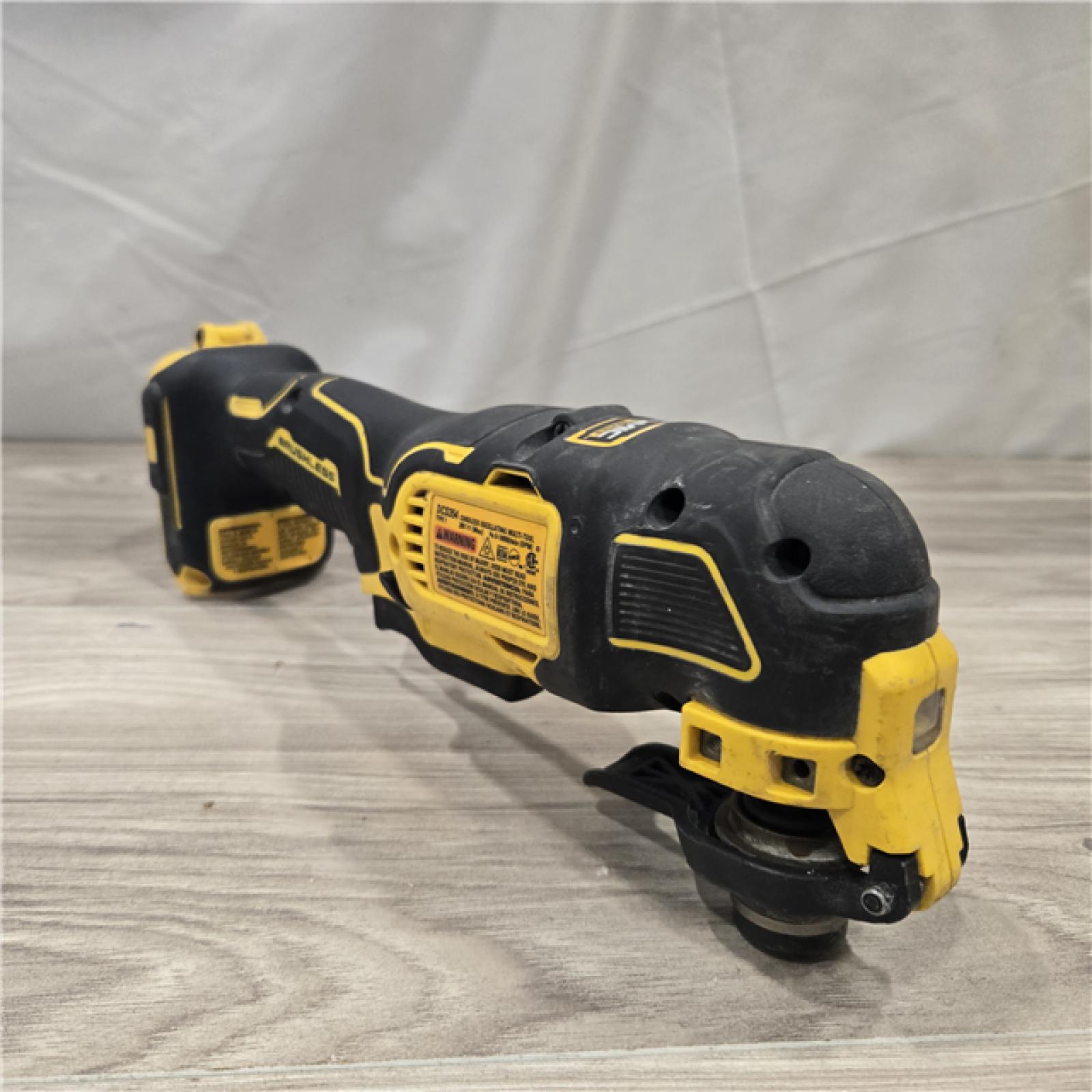 AS-IS DEWALT ATOMIC 20V MAX Cordless Oscillating Multi Tool (Tool Only)