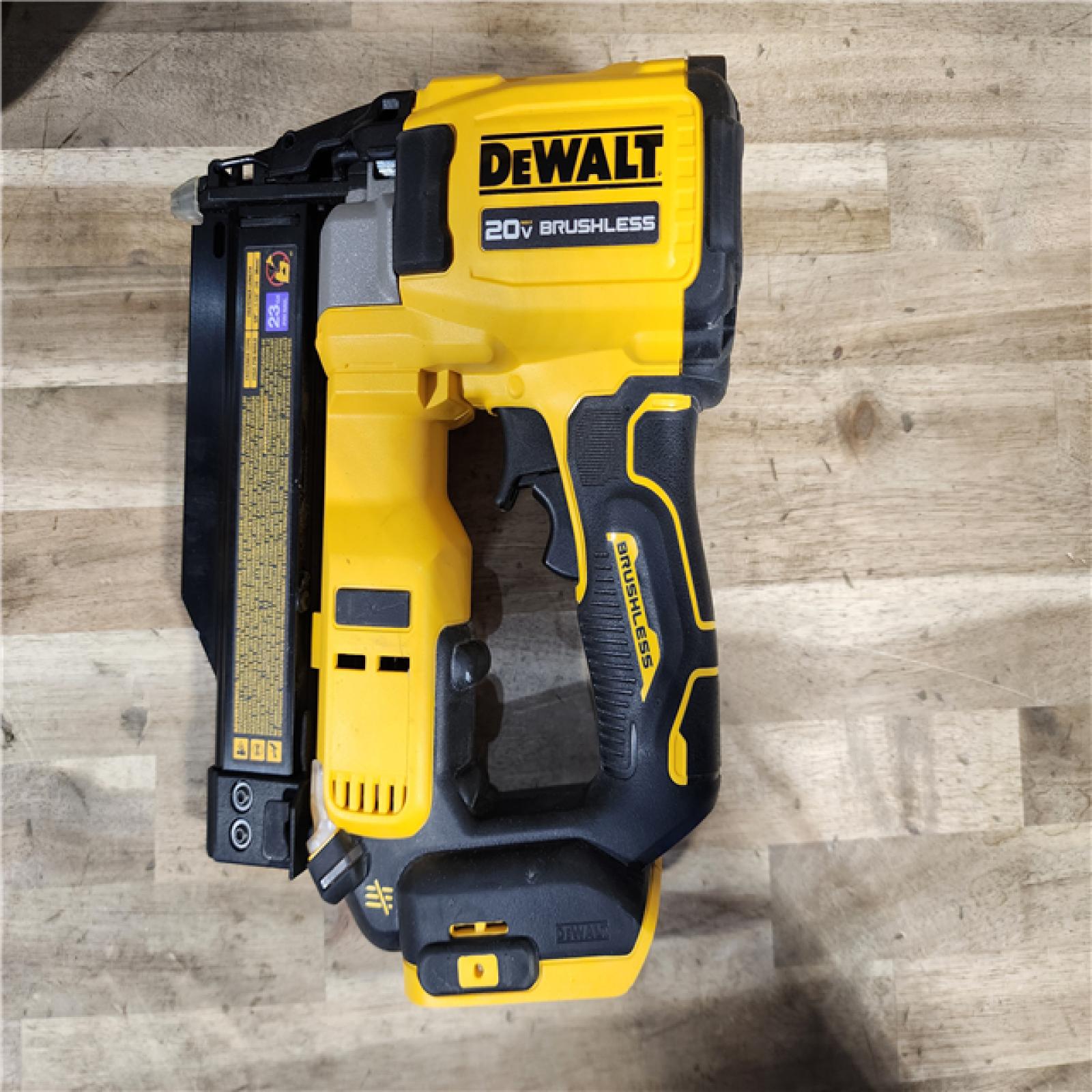 HOUSTON LOCATION - AS-IS DEWALT ATOMIC 20V MAX Lithium Ion Cordless 23 Gauge Pin Nailer Kit with 2.0Ah Battery and Charger