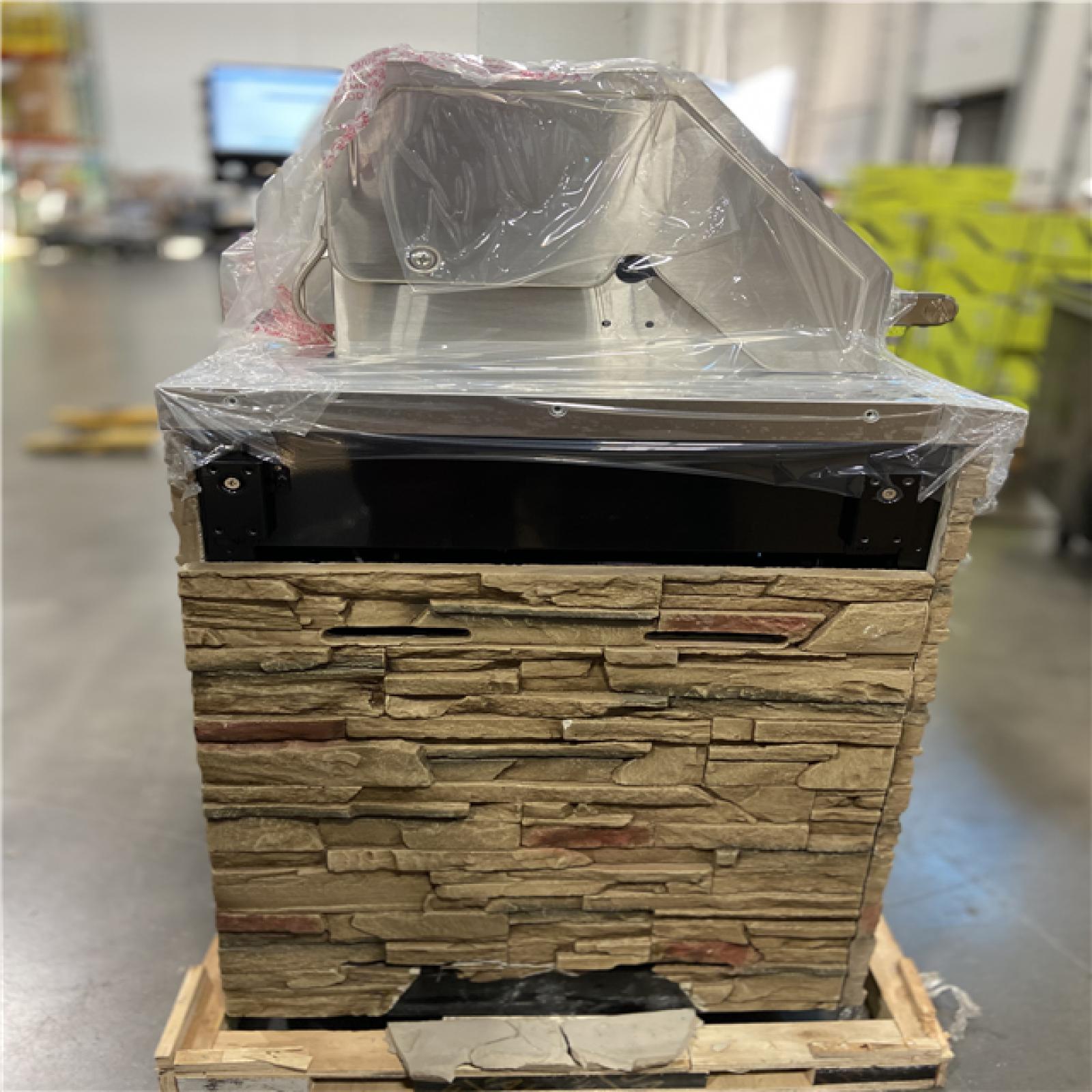 DALLAS LOCATION - SPIRE 5-Burner Built-In Propane Gas Stone Island Grill in Terra Rosa