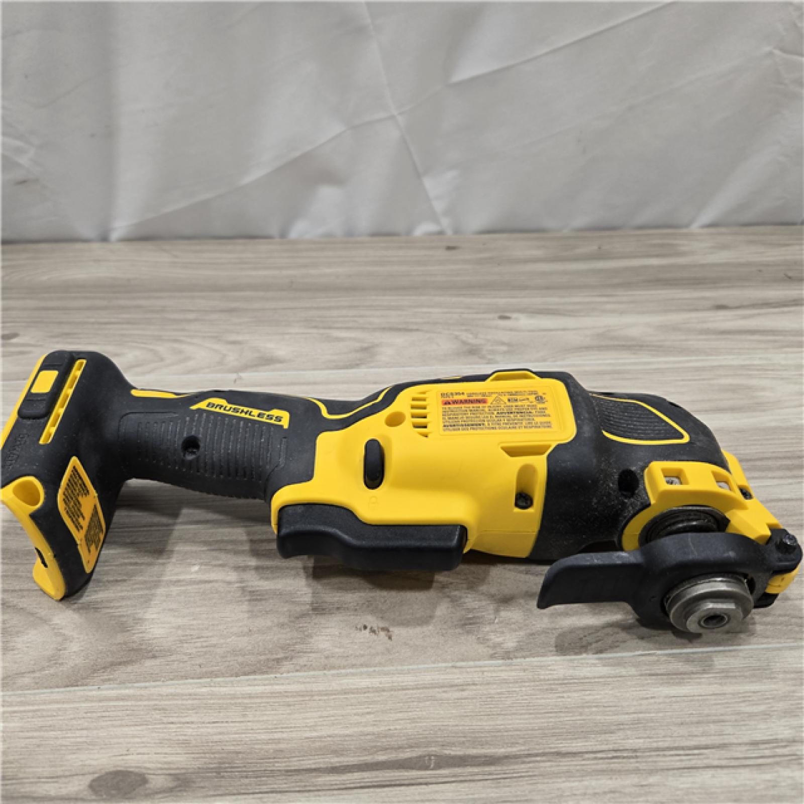 AS-IS DEWALT ATOMIC 20V MAX Cordless Brushless Oscillating Multi Tool (Tool Only)