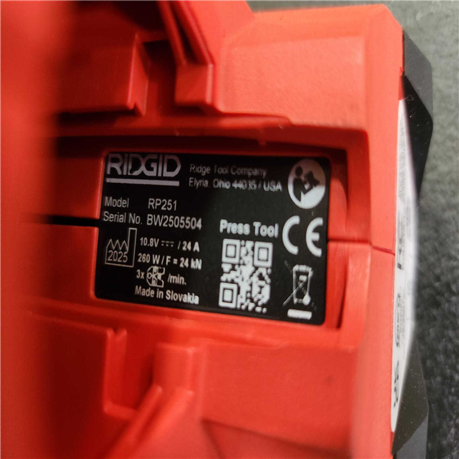 Phoenix NEW RIDGID RP 251 Stainless Steel Press Tool Kit Includes 3-ProPress Jaws (1/2  3/4  1 in.)  2-12V Batteries  Charger Plus Case