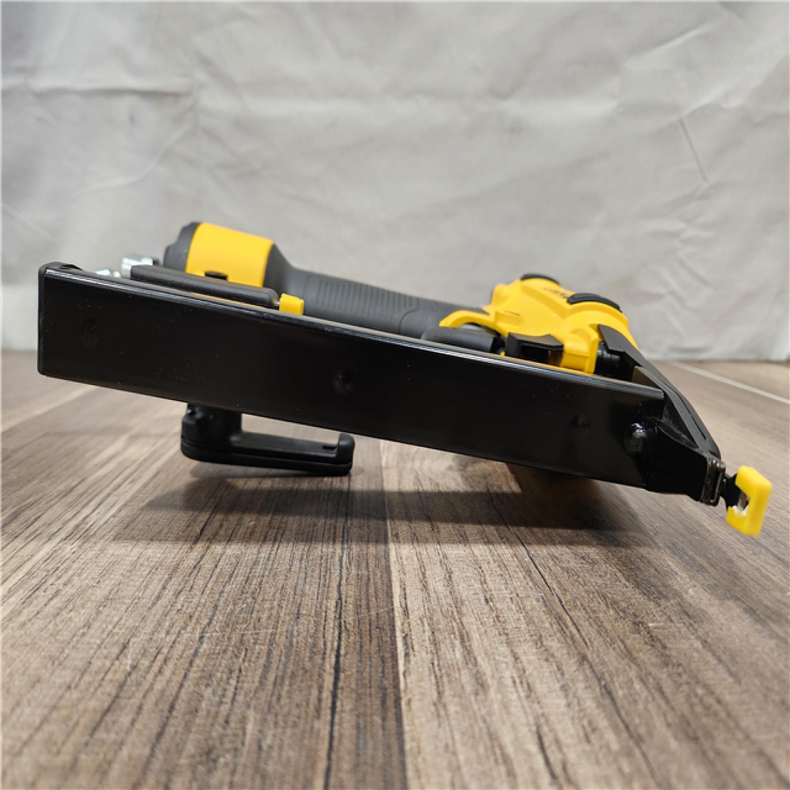 AS-IS- DeWalt Pneumatic 18-Gauge 1/4 in. Crown Corded Stapler