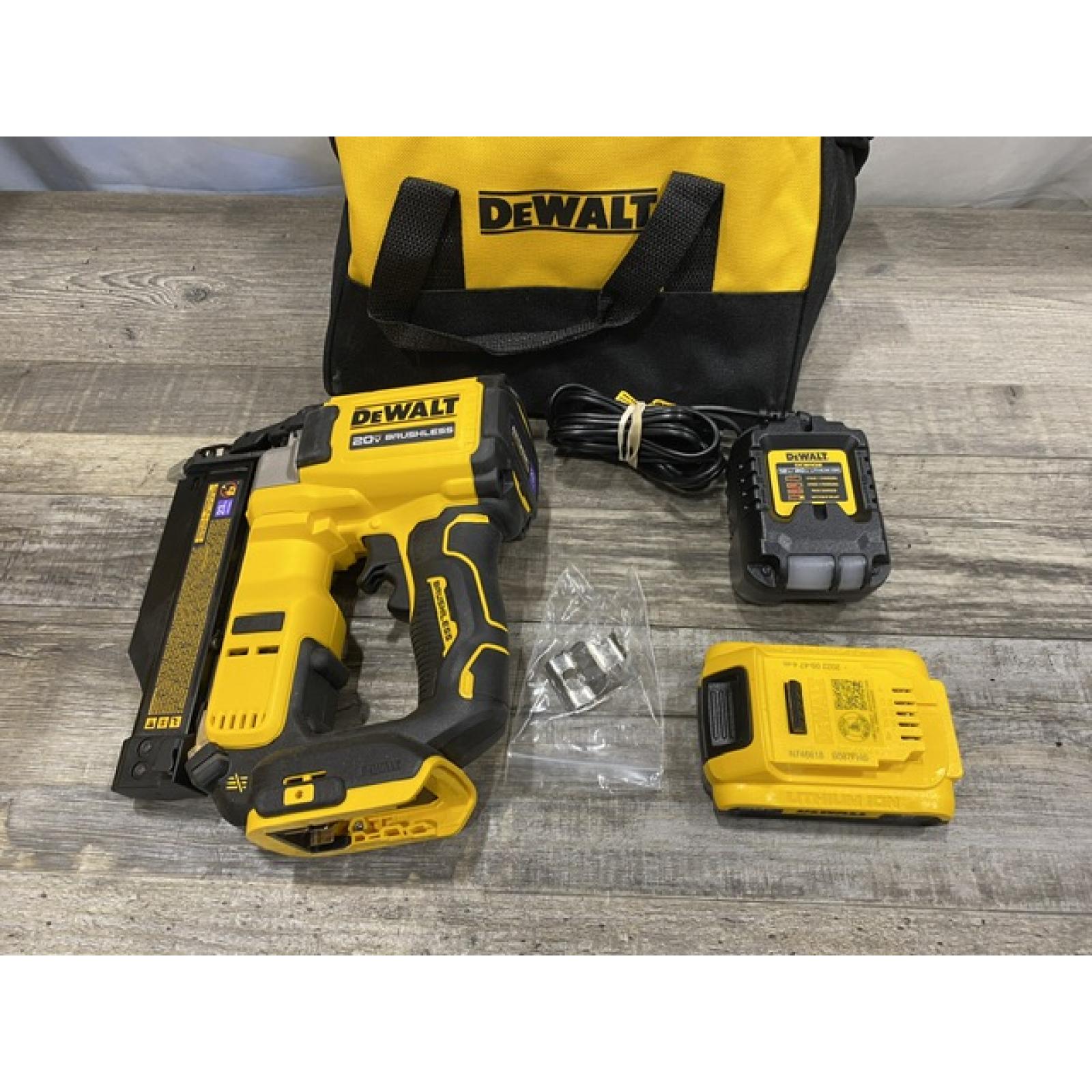 AS-IS DEWALT ATOMIC 20V MAX Lithium Ion Cordless 23 Gauge Pin Nailer Kit