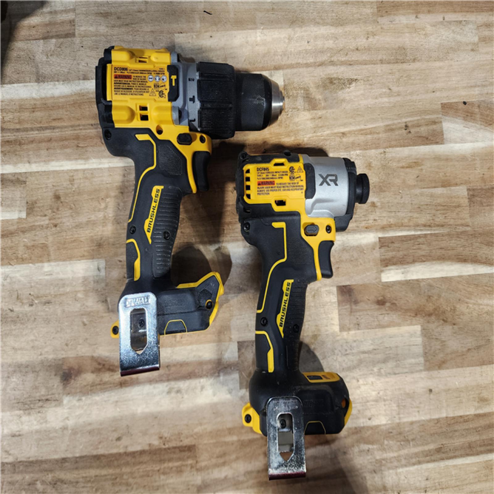 HOUSTON LOCATION - AS-IS DEWALT 2 TOOL COMBO KIT W/ (2) BATTERY & CHARGER