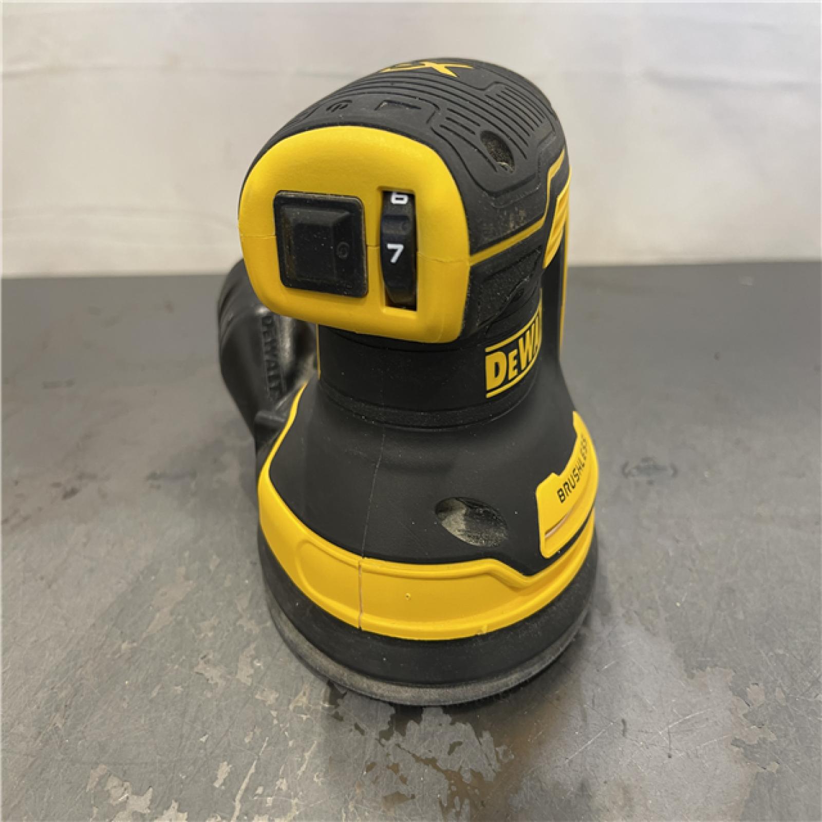 AS-IS - DEWALT 20V MAX XR Cordless Brushless 5 in. Random Orbital Sander