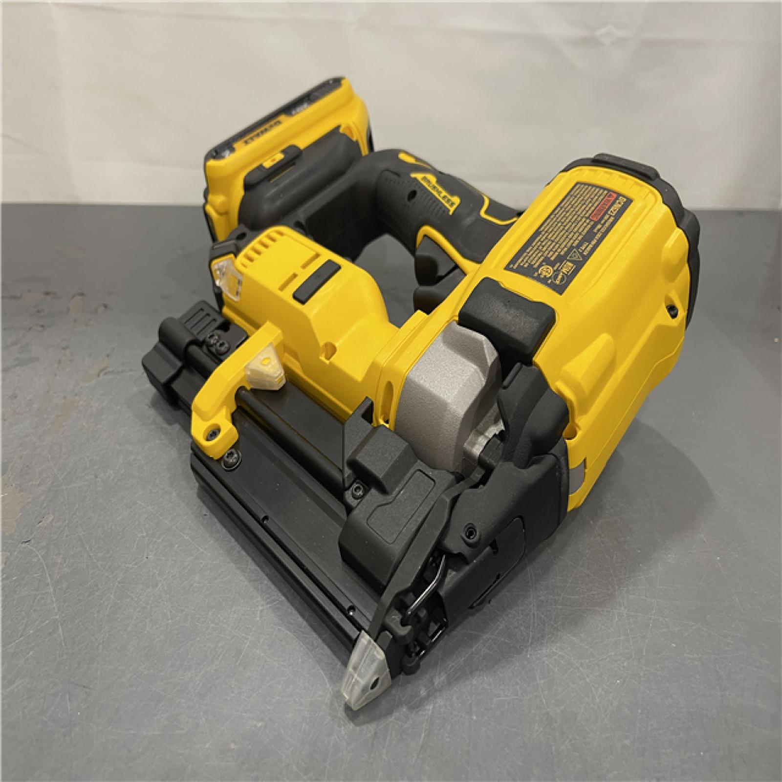 AS-IS - DeWalt ATOMIC 20V MAX Lithium Ion Cordless 23 Gauge Pin Nailer Kit