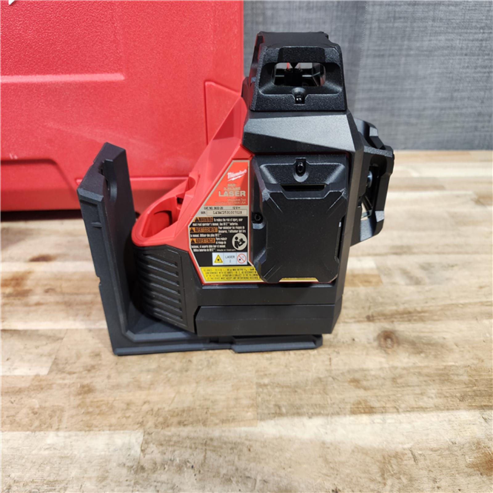 HOUSTON LOCATION - AS-IS (APPEARS LIKE NEW) Milwaukee 12-Volt Lithium-Ion Cordless Green 250 ft. 3-Plane Laser Level Kit