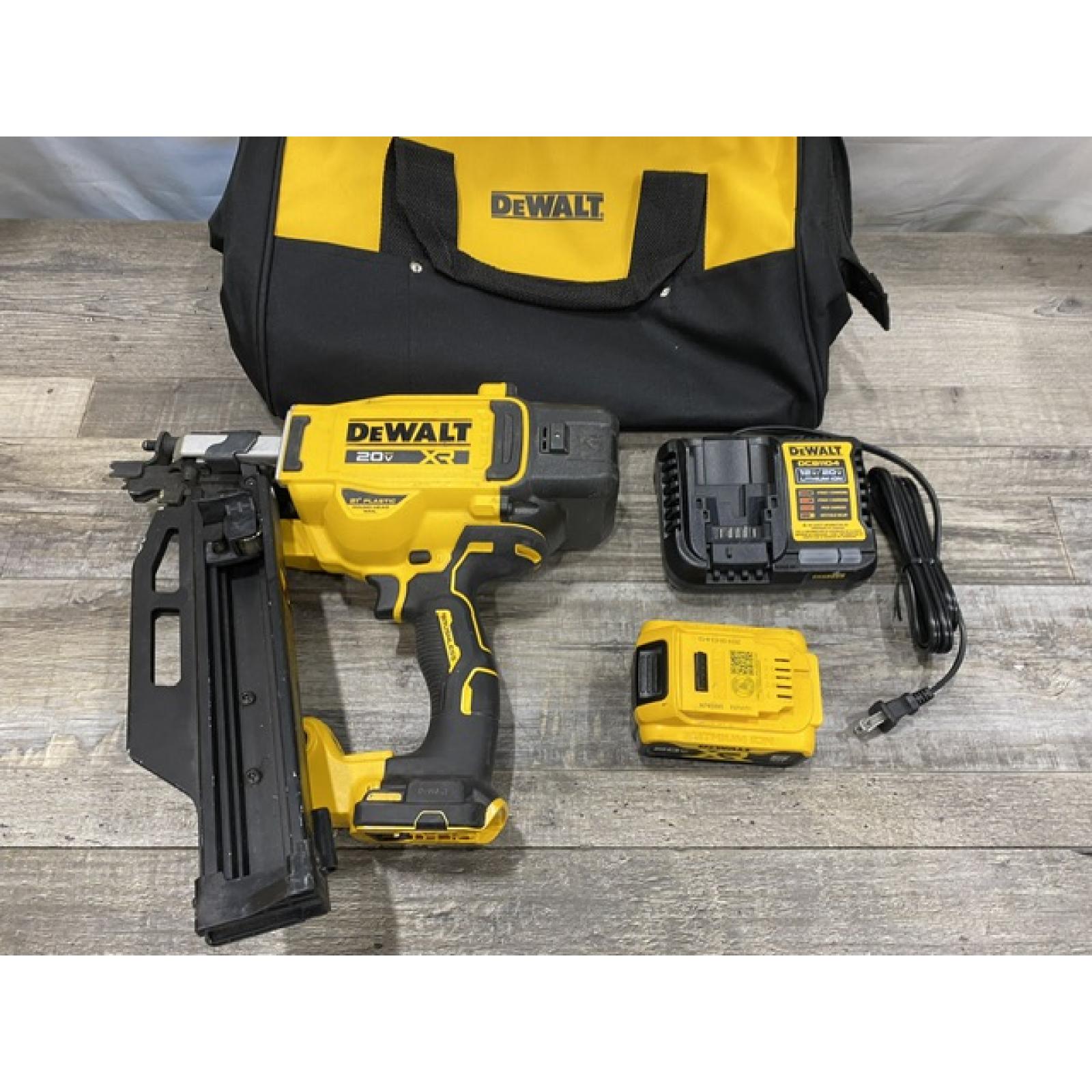 AS-IS DEWALT 20-Volt 21° Cordless Framing Nailer Kit