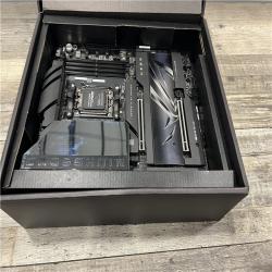 AS-IS ASUS - ROG CROSSHAIR X870E HERO AMD X870 ATX DDR5 Wi-Fi 7 Motherboard - Black