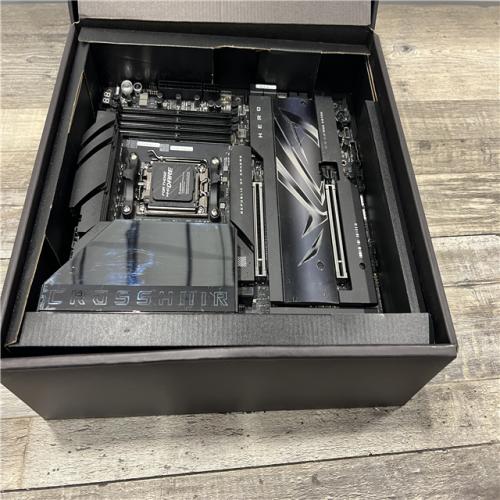 AS-IS ASUS - ROG CROSSHAIR X870E HERO AMD X870 ATX DDR5 Wi-Fi 7 Motherboard - Black