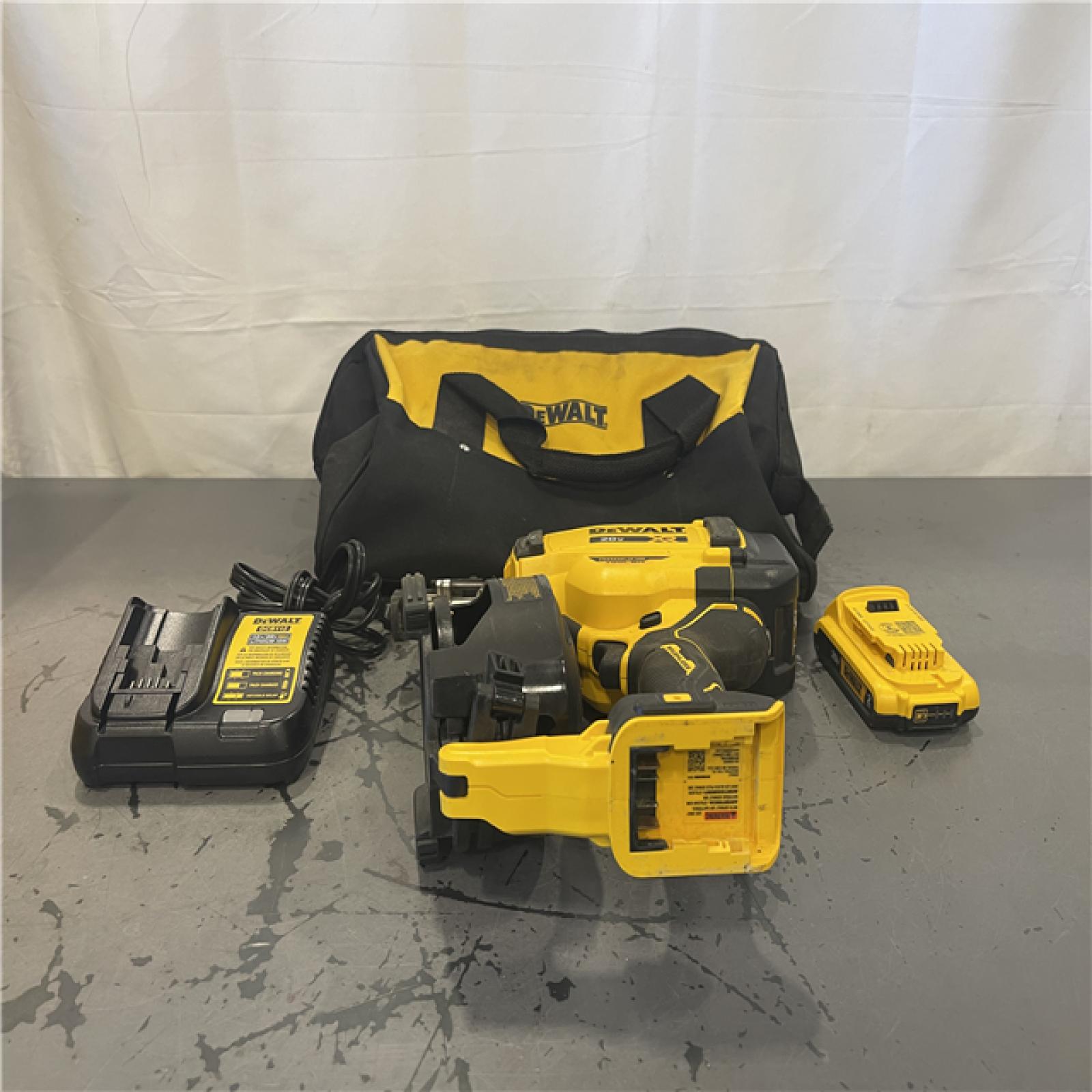 AS-IS- DEWALT Roofing Nailer Cordless Kit