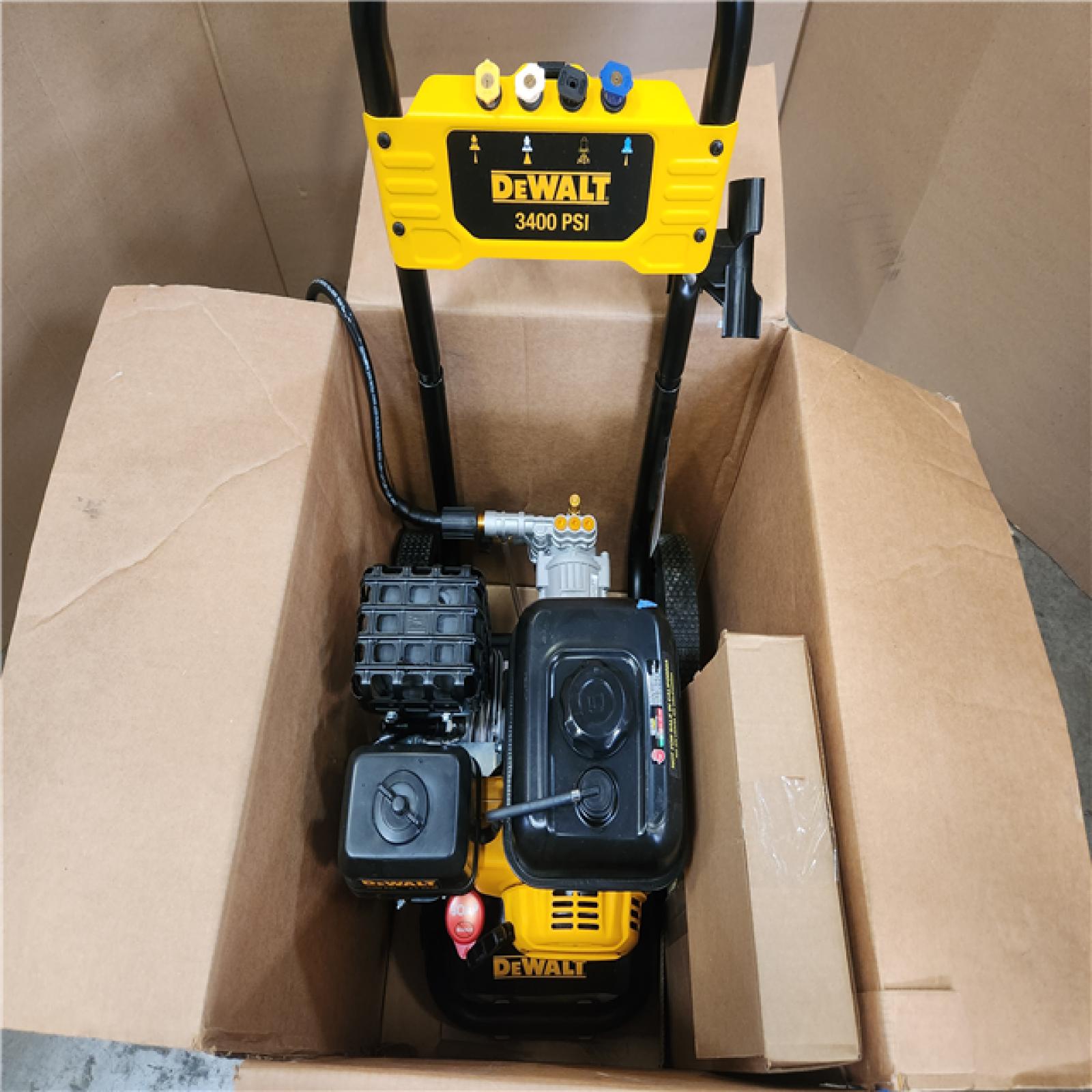 Phoenix NEW DEWALT 3400 PSI 2.5 GPM Gas Cold Water Pressure Washer with DeWalt 210 Engine
