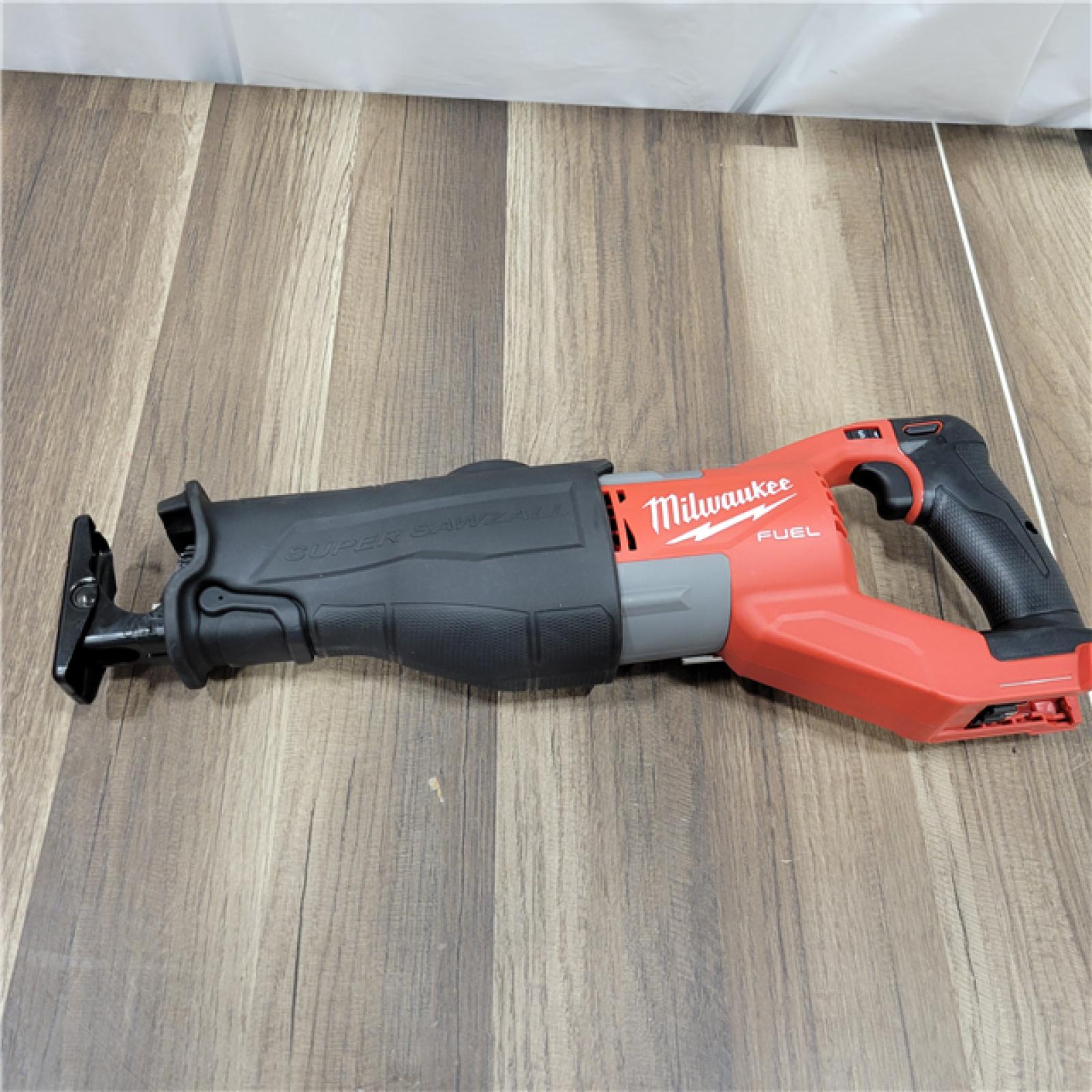 AS-IS Milwaukee M18 Fuel 18V Brushless Super Sawzall Reciprocating Saw 2722-20 (Bare Tool)