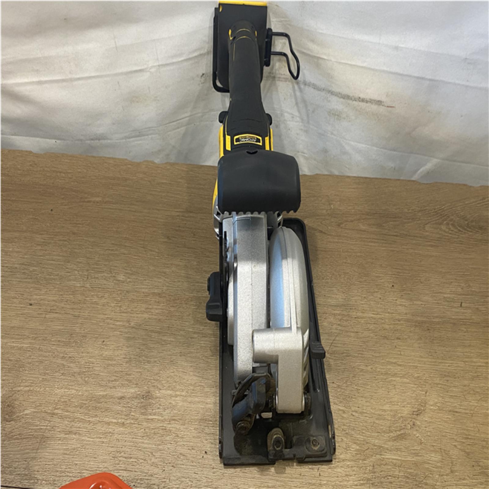 AS-IS DEWALT ATOMIC 20V MAX Cordless Brushless 4-1/2 in. Circular Saw (Tool Only)