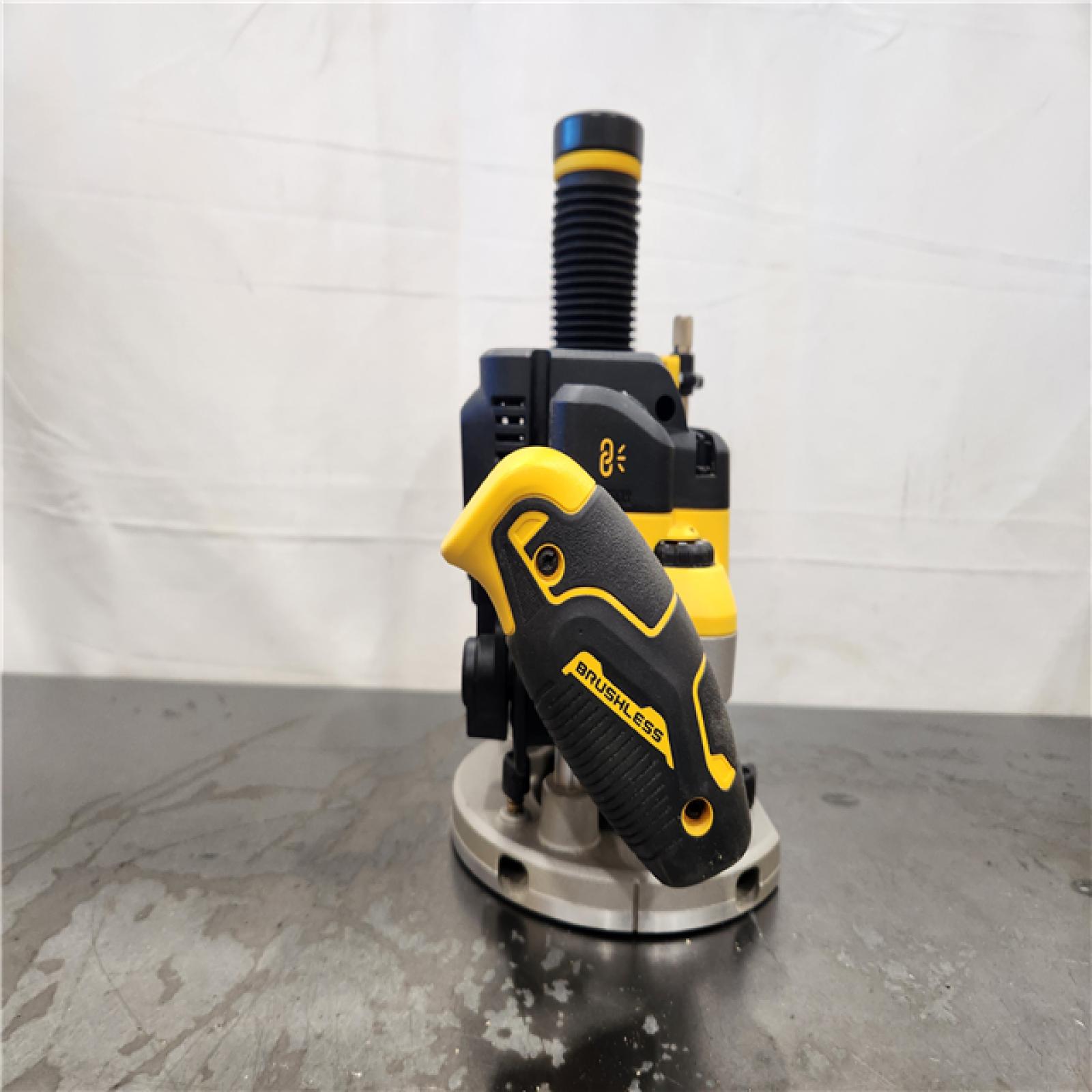 AS-IS- 20V MAX XR 2-1/4 Peak HP Brushless Cordless Plunge Router (Tool Only)