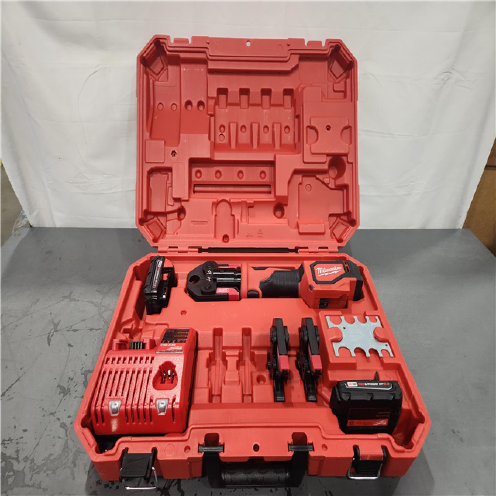 AS-IS- Milwaukee-2674-22C M18 Short Throw Press Tool Kit W/ PEX Crimp Jaws