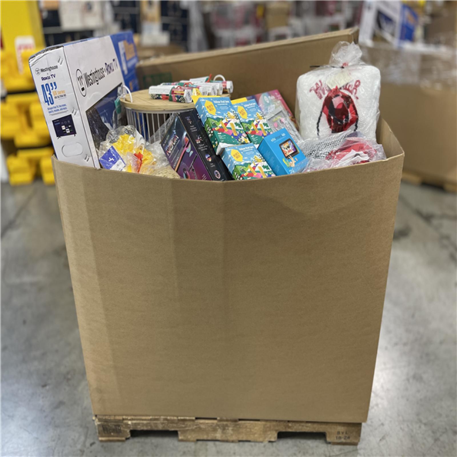 DALLAS LOCATION- NEW!- BULLSEYE MIXED APPAREL PALLET