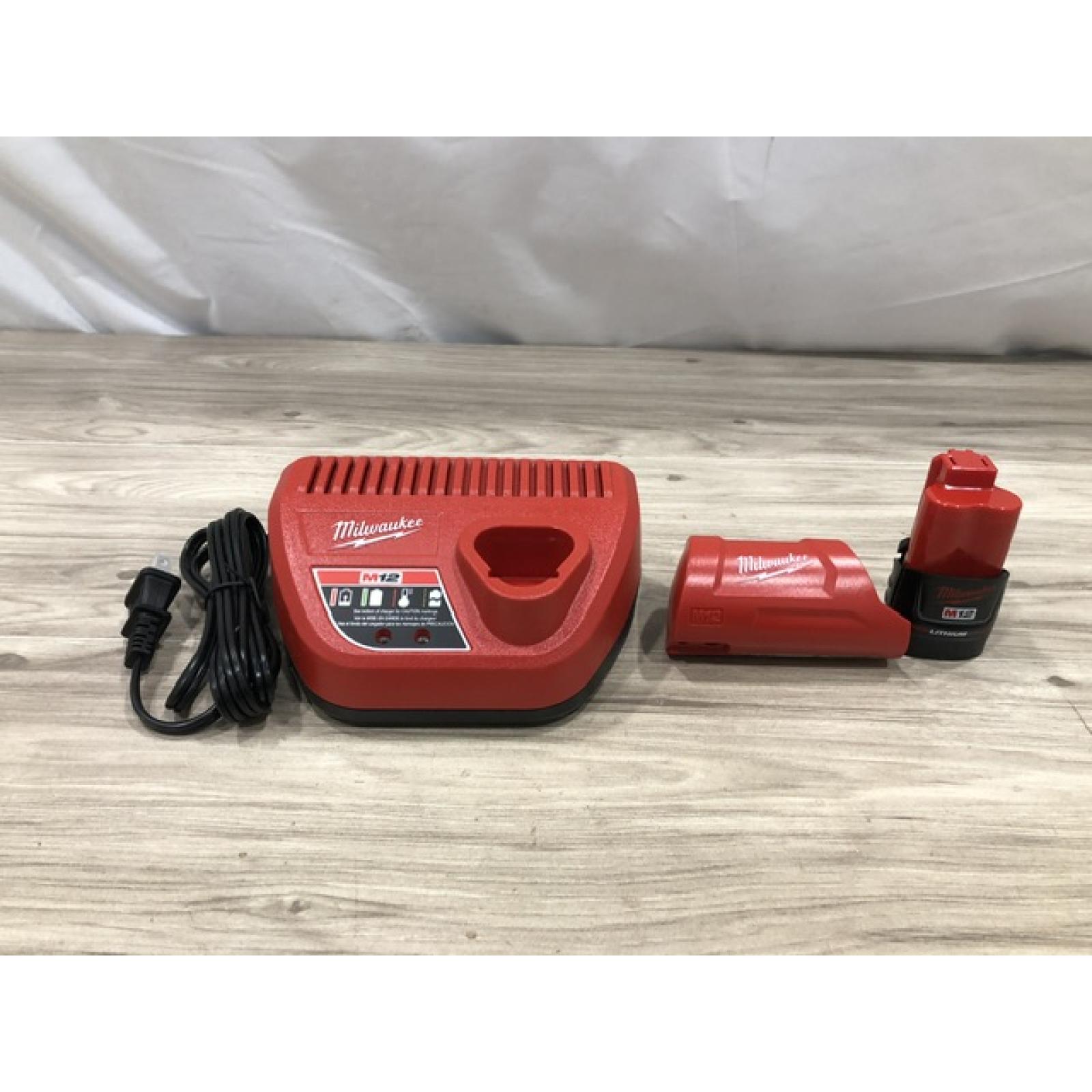 AS-IS Milwaukee Brown Medium Unisex Heated Vest Kit