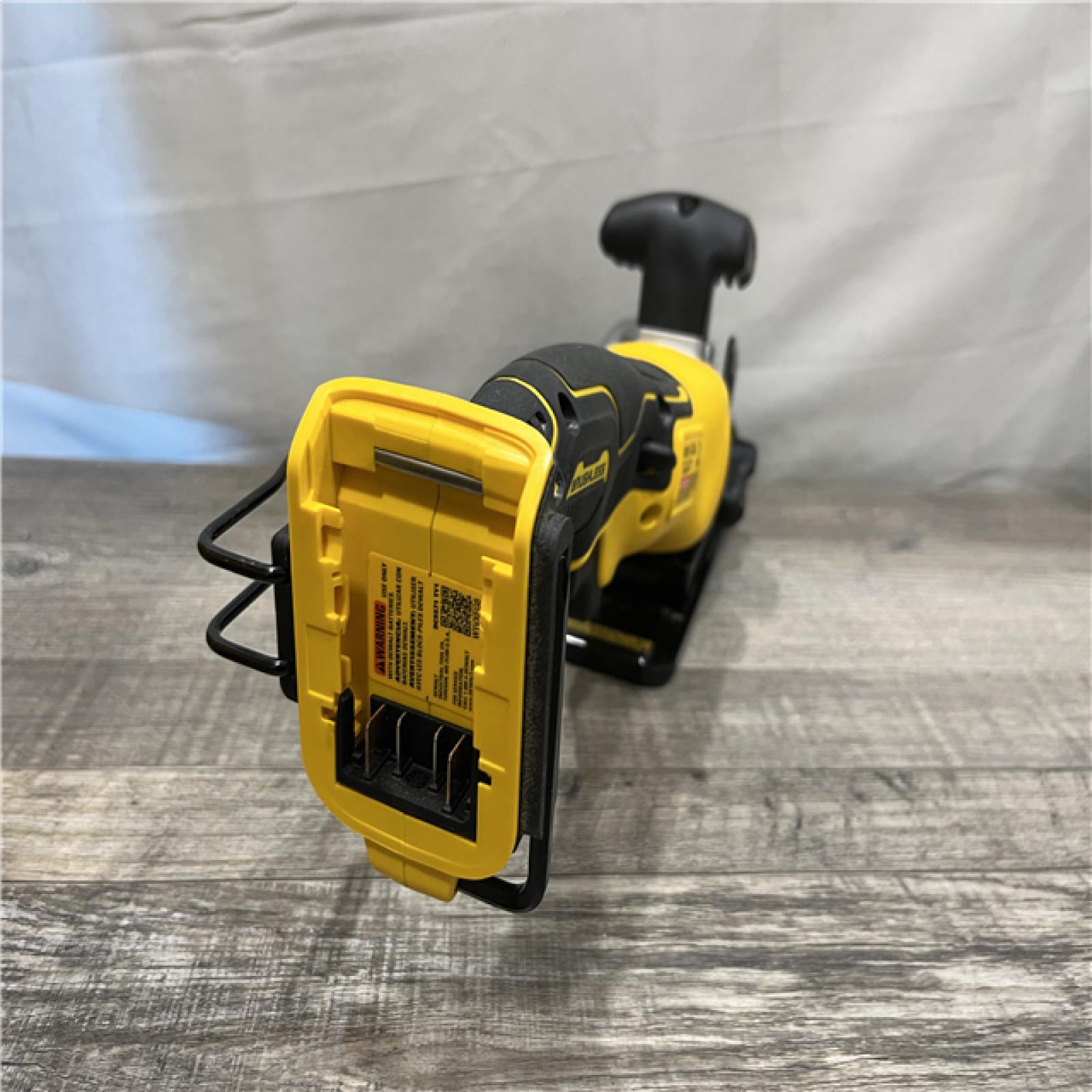 AS-IS DEWALT ATOMIC 20V MAX Cordless Brushless 4-1/2 in. Circular Saw (Tool Only)