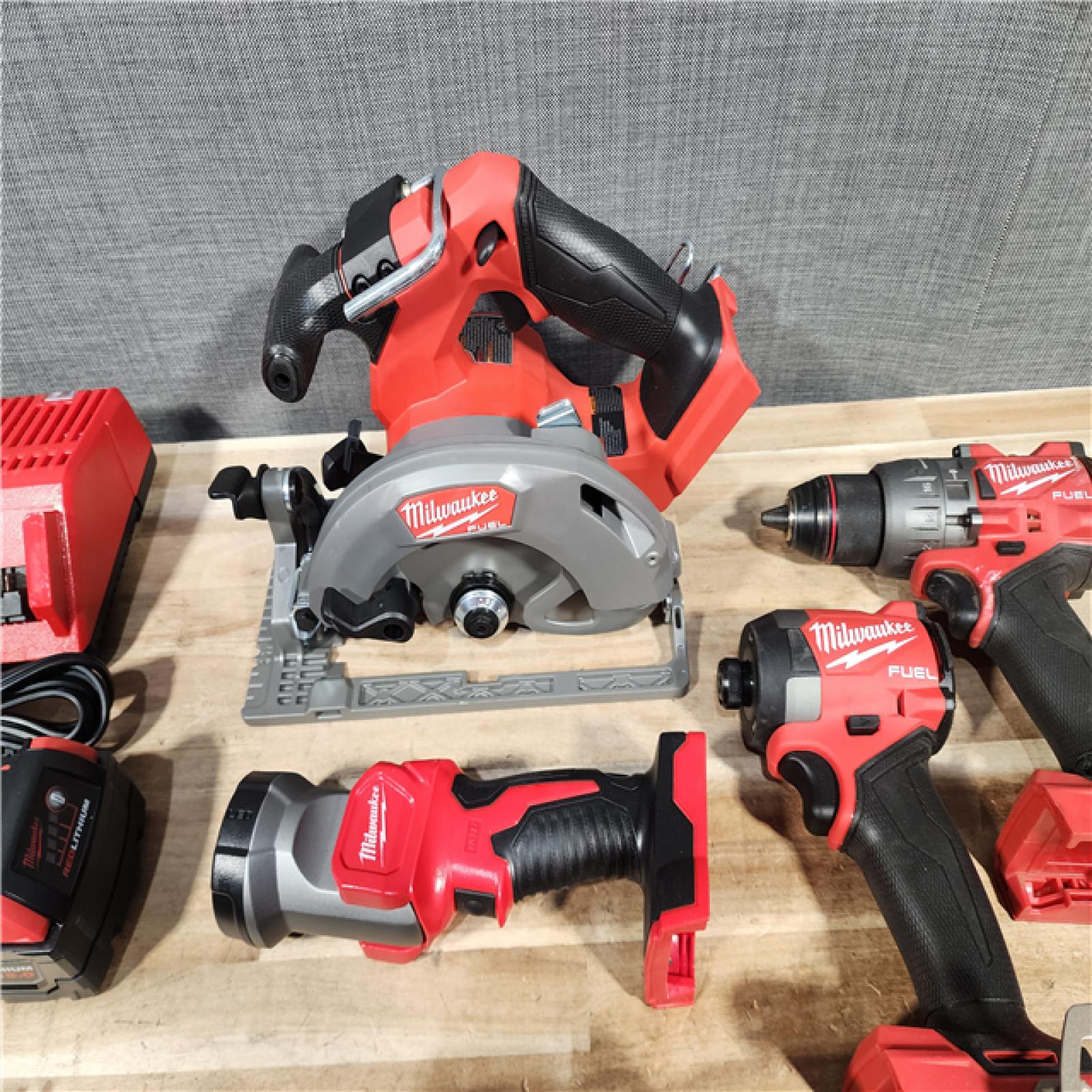 HOUSTON LOCATION - AS-IS Milwaukee 5 Tool Combo Kit W/ (2) Battery & Charger