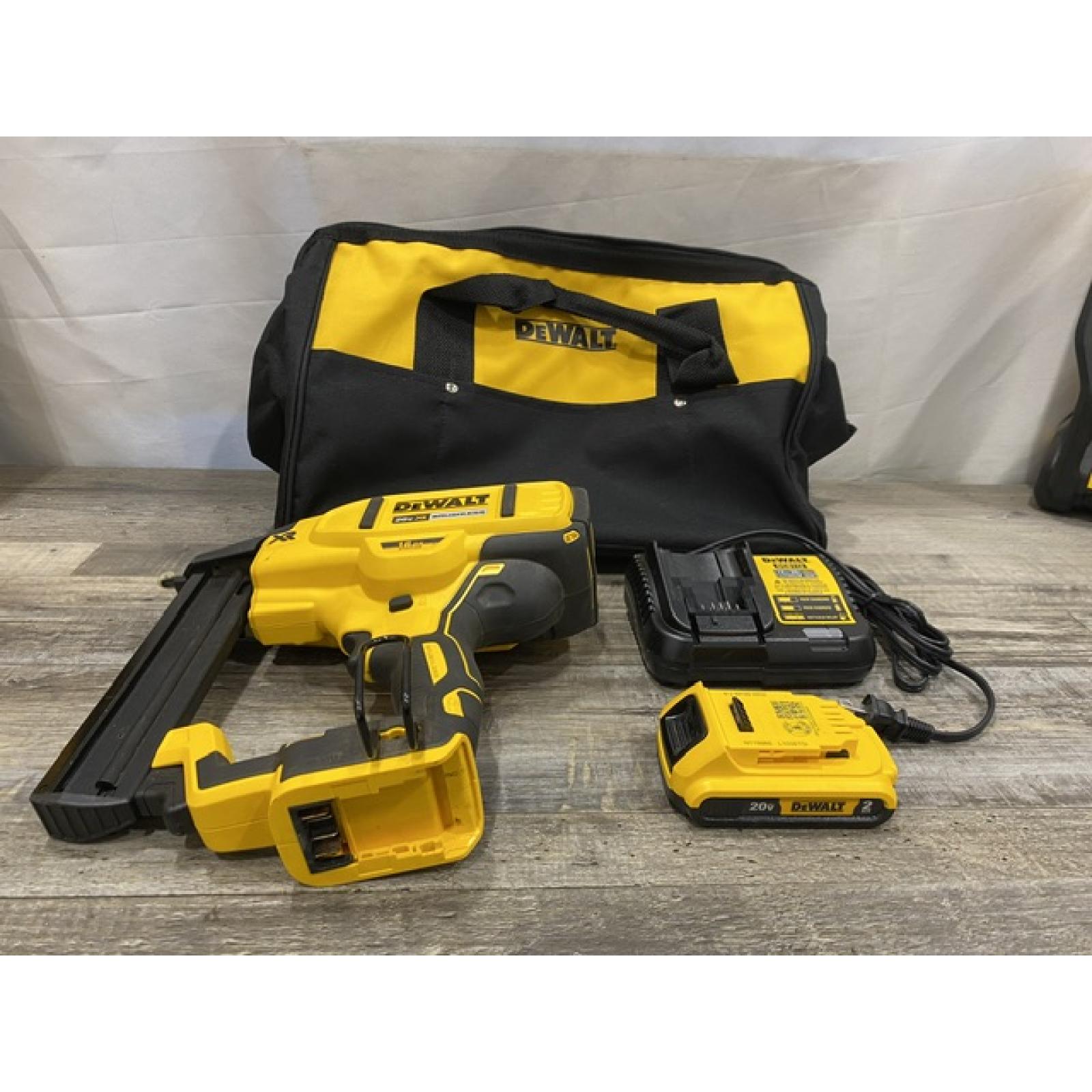 AS-IS DEWALT 20V MAX XR Lithium-Ion Cordless 18-Gauge Narrow Crown Stapler Kit