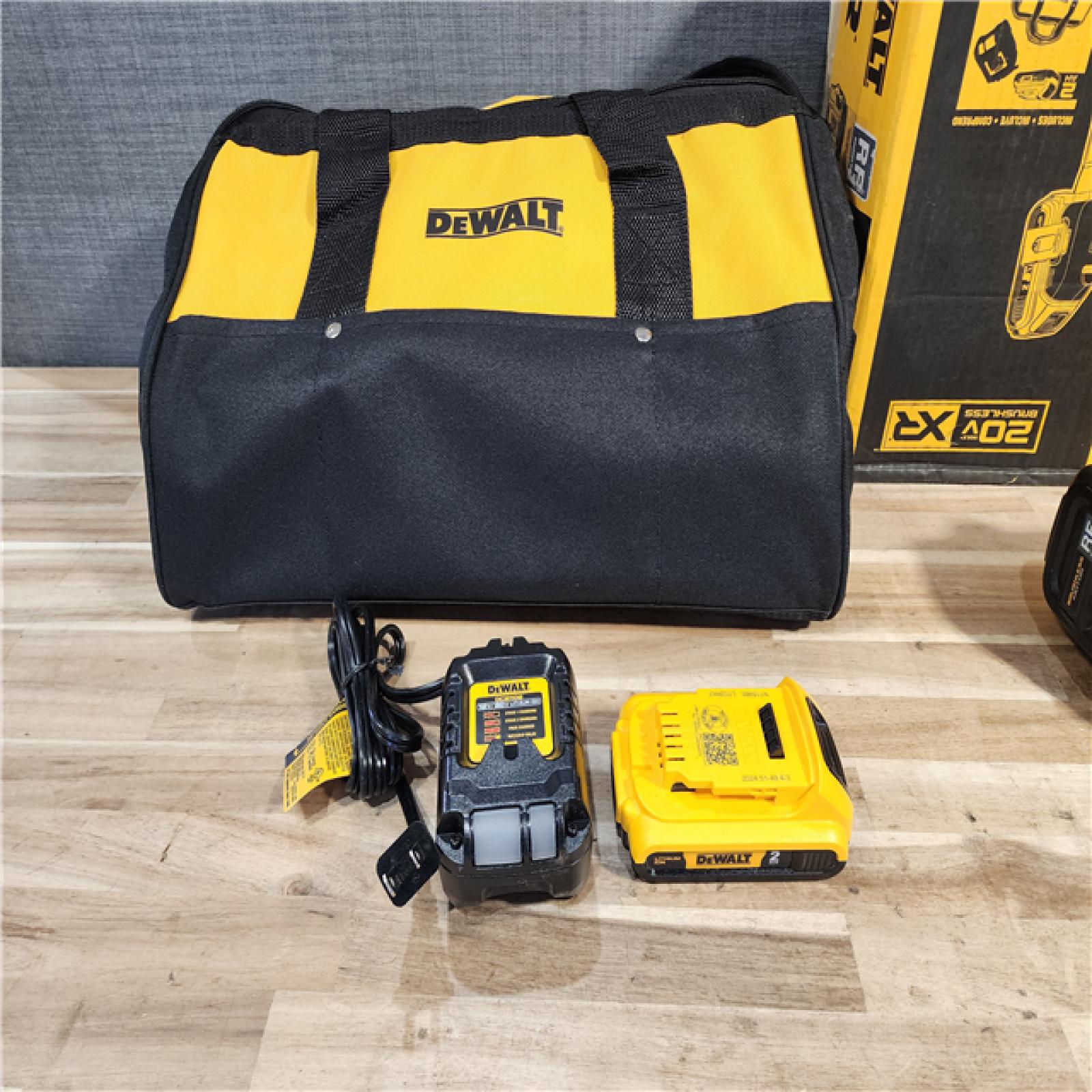 HOUSTON LOCATION - AS-IS DEWALT 20V MAX Lithium-Ion 15-Degree Electric Cordless Roofing Nailer Kit