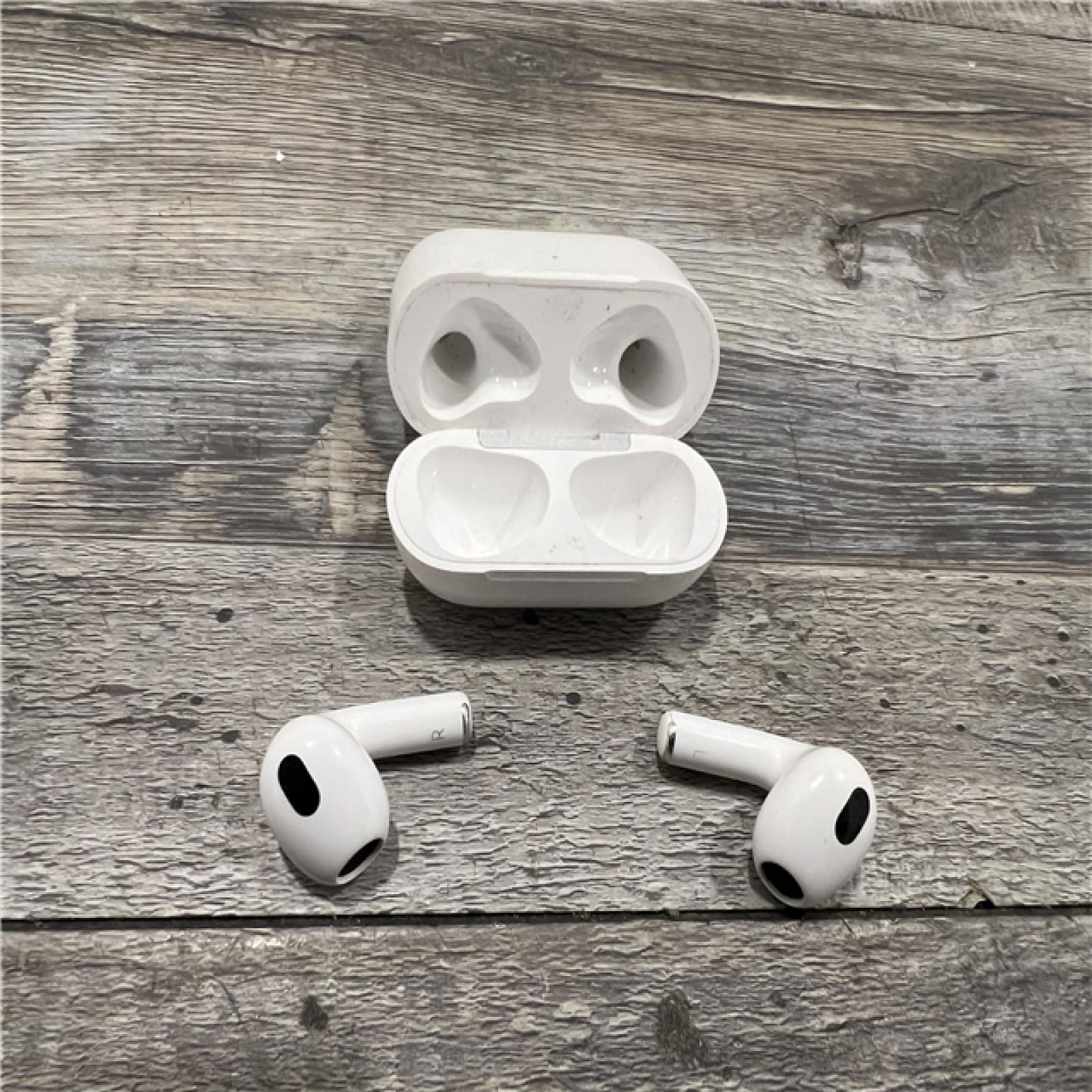 AS-IS Apple - AirPods (3rd generation) with Lightning Charging Case - White