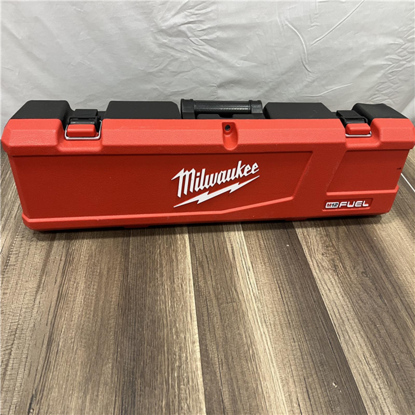 GOOD Milwaukee Restored Milwaukee 2465-20 Tool M12 FUEL ONE-KEY 12V Lithium-Ion Brushless Cordless 3/8-inch Digital Torque Wrench (Refurbished)