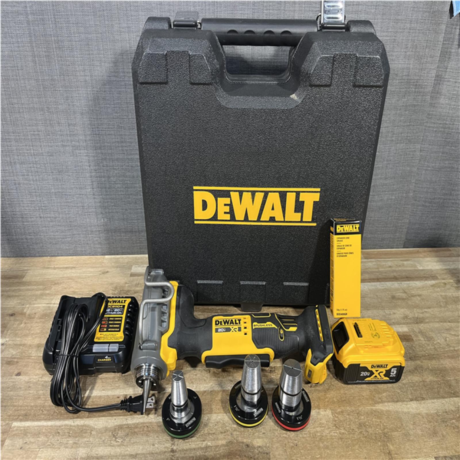 Houston Location AS-IS DEWALT 20-Volt MAX XR 1-1/2 in. PEX Expander Kit
