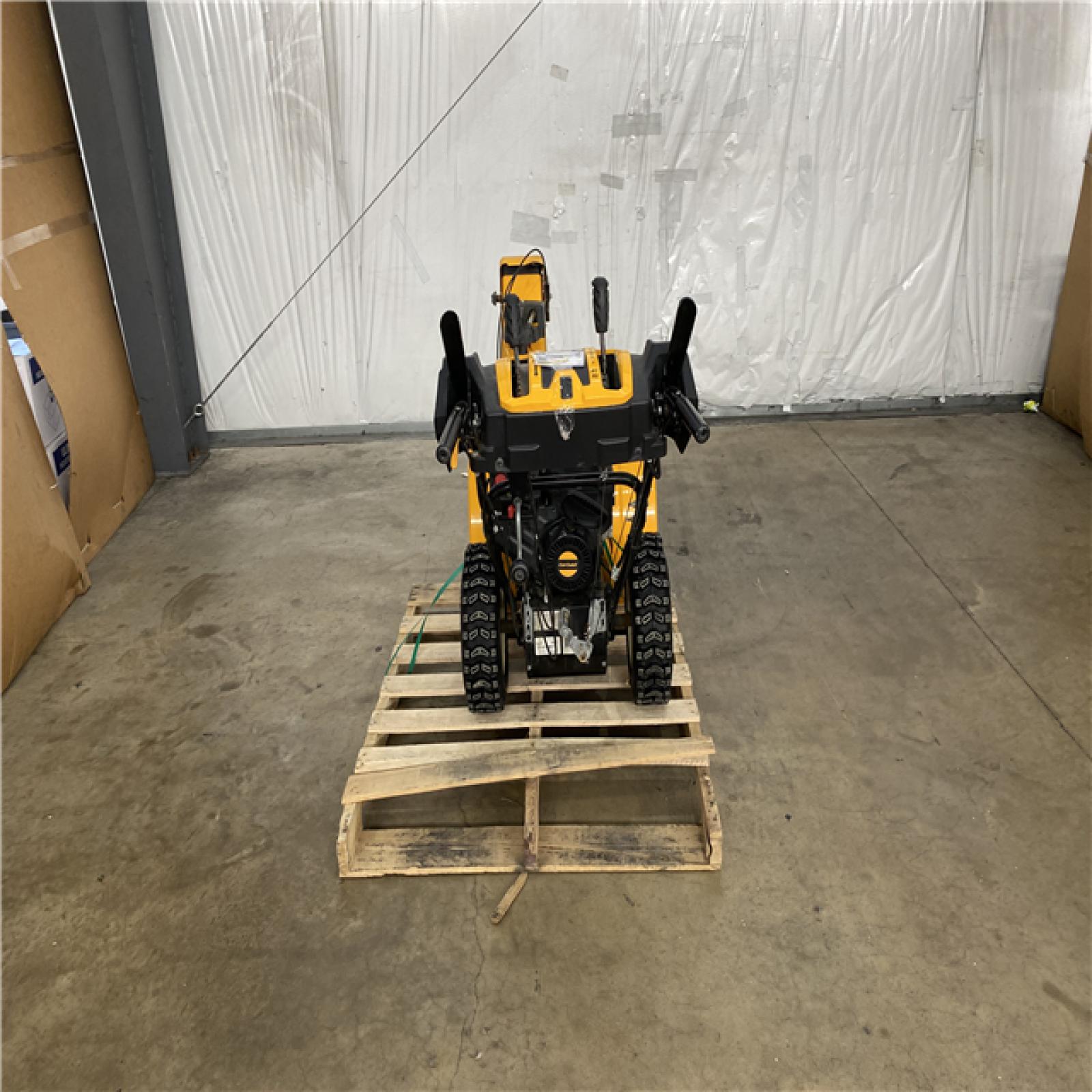 Houston Location AS IS - Club Cadet 26in Snow Blower