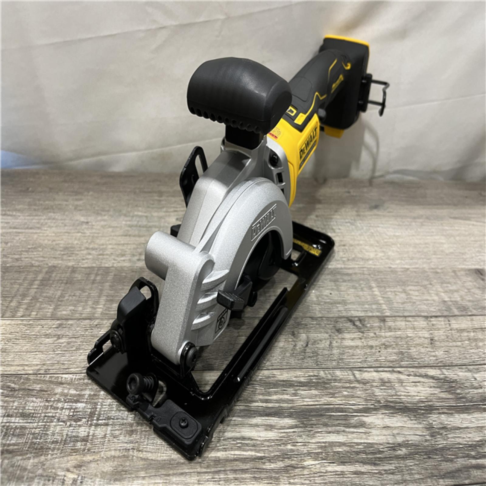 AS-IS DEWALT ATOMIC 20V MAX Cordless Brushless 4-1/2 in. Circular Saw (Tool Only)