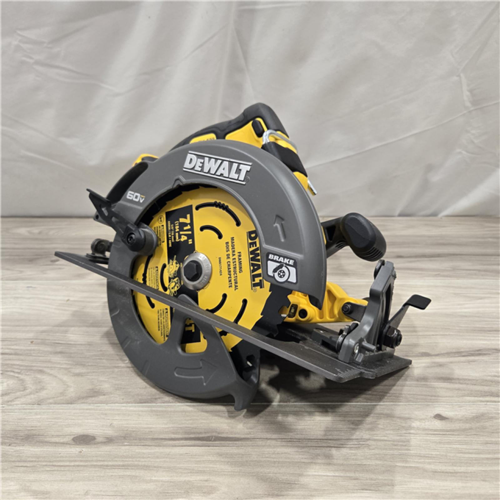 AS-IS DeWALT Flexvolt Max 7-1/4 60V Circular Saw (Tool Only)