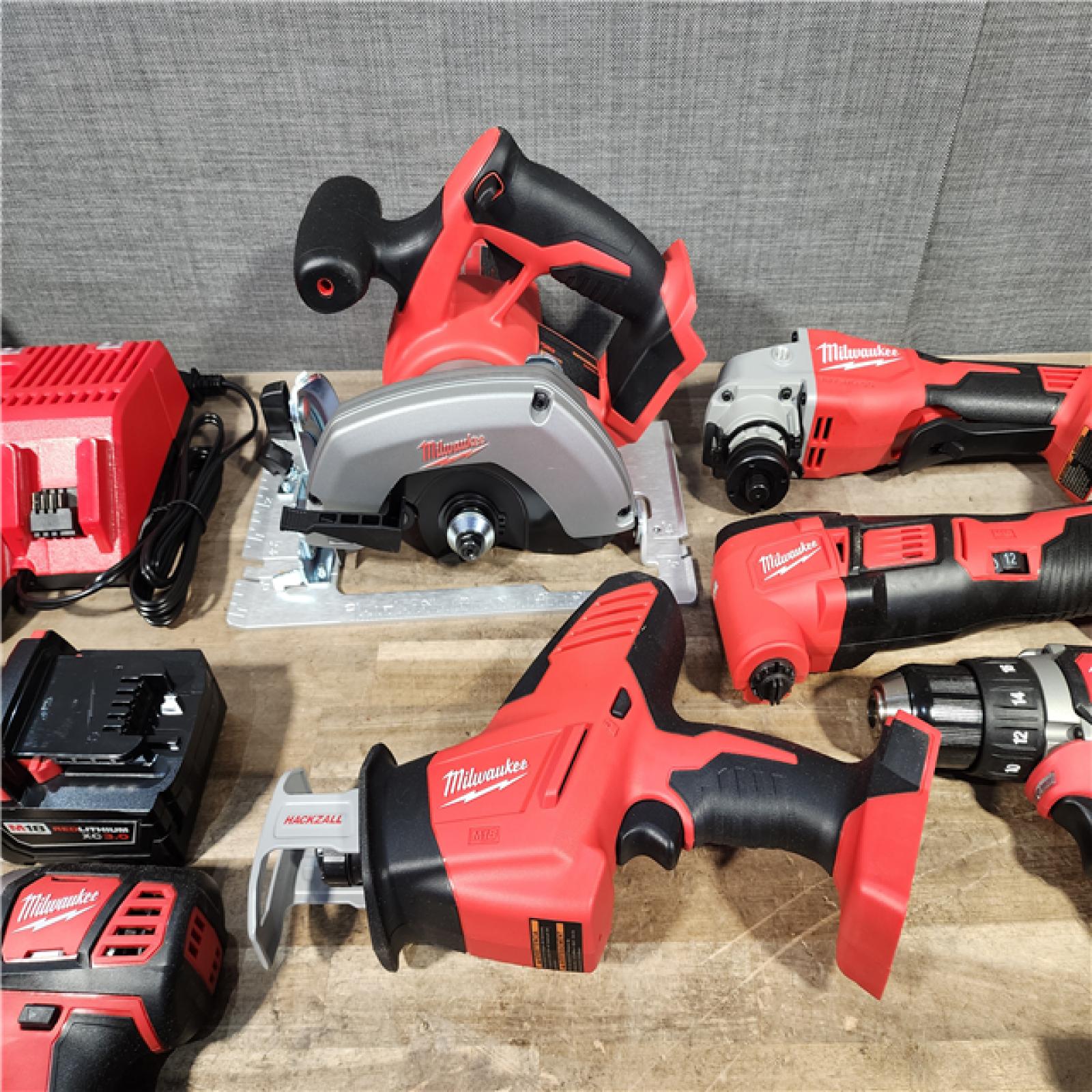 HOUSTON LOCATION - AS-IS (APPEARS LIKE NEW) M18 18-Volt Lithium-Ion Cordless Combo Kit 7-Tool with 2-Batteries  Charger and Tool Bag