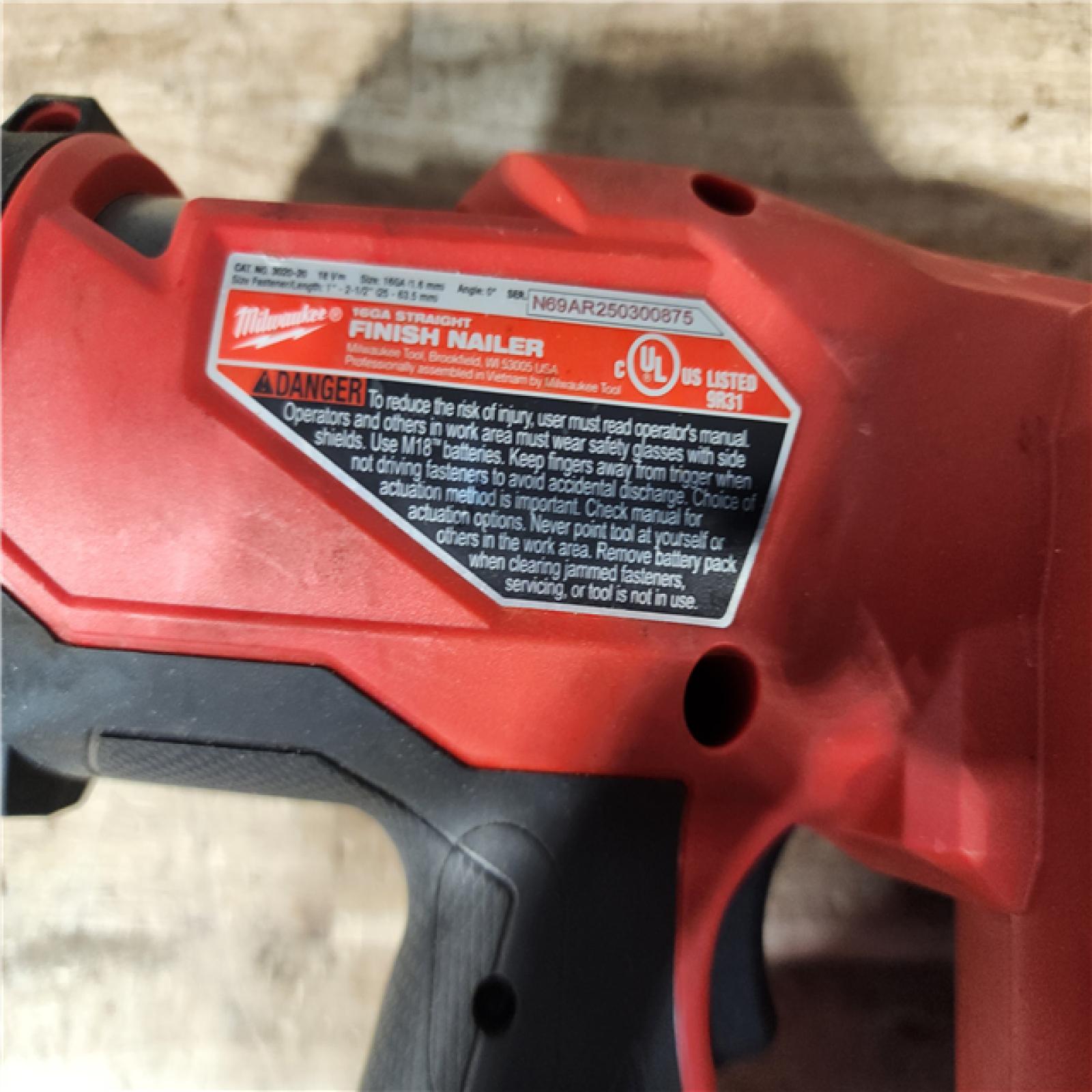 HOUSTON LOCATION - AS - IS Milwaukee FUEL 3-1/2 in. 18-Volt 30-Degree Lithium-Ion Brushless Cordless Framing Nailer (Tool-Only)