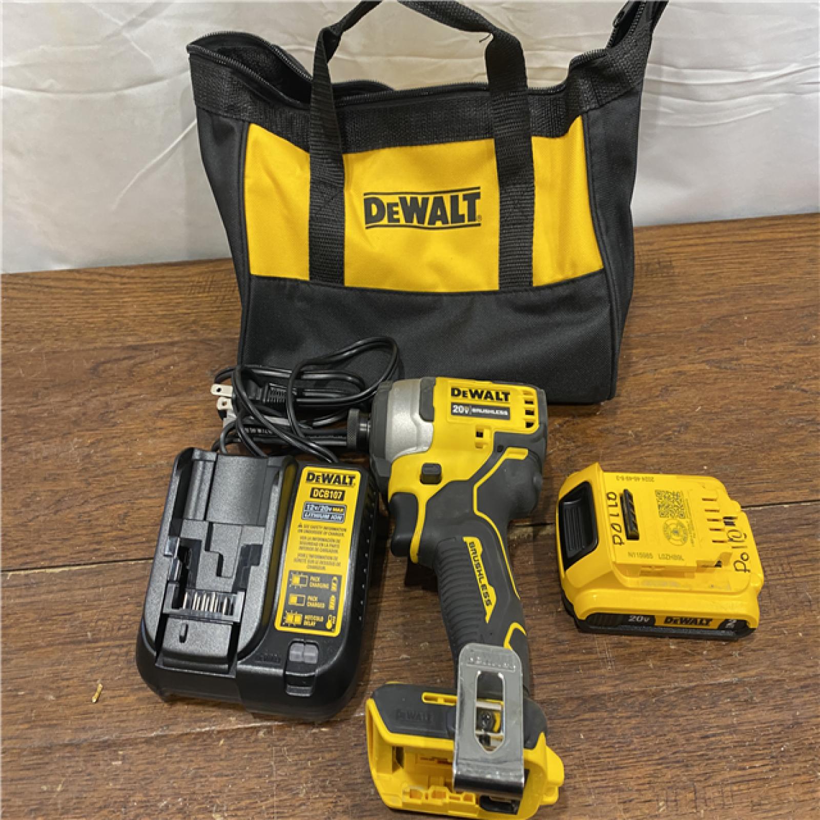 AS-IS DEWALT ATOMIC 20V MAX* Brushless Cordless Compact 1/4 in. Impact Driver Kit