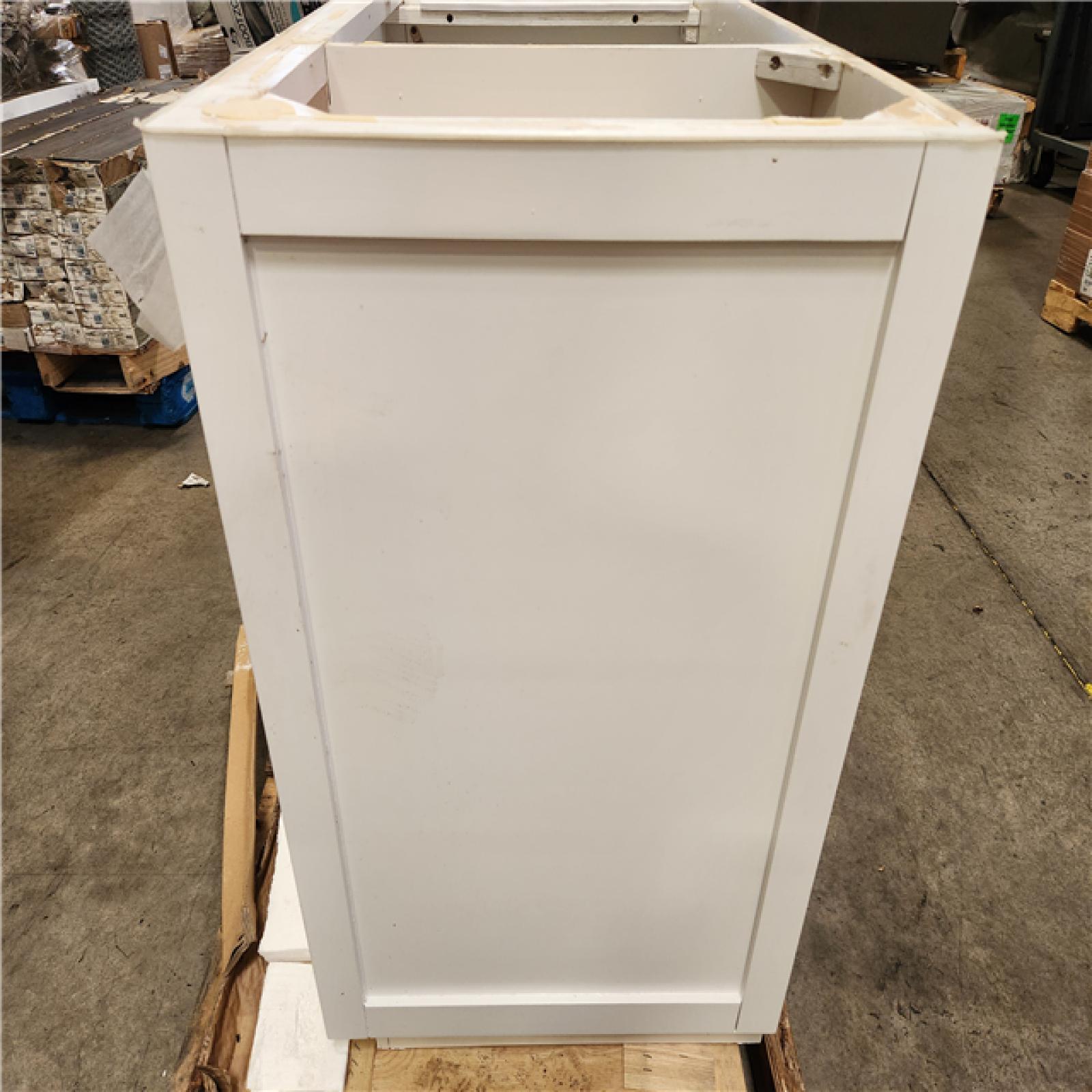Phoenix Location Altair Ivy 48 in. Bath Vanity in White