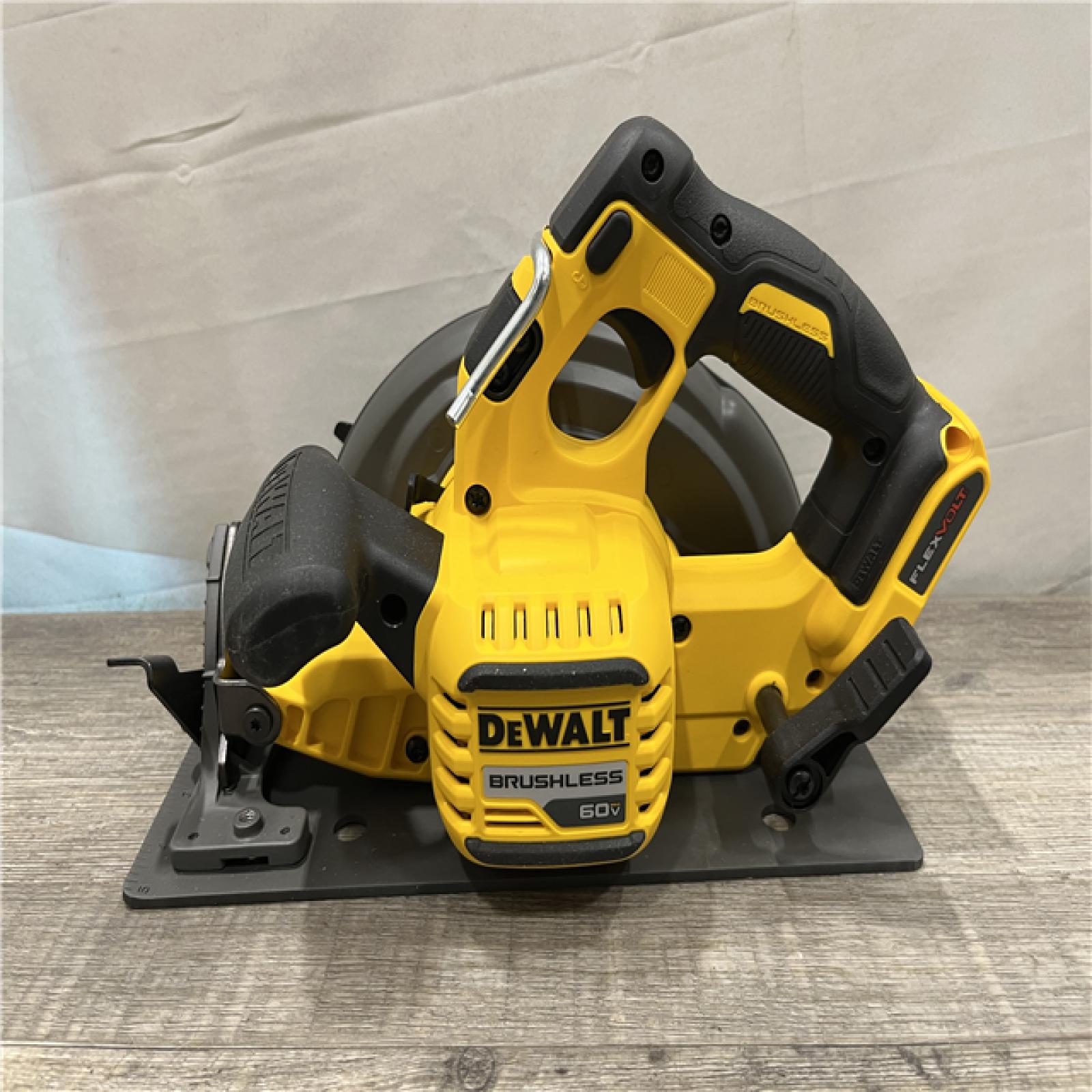 AS-IS DEWALT FLEXVOLT 60V MAX Cordless Brushless 7-1/4 in. Circular Saw with Brake (Tool Only)