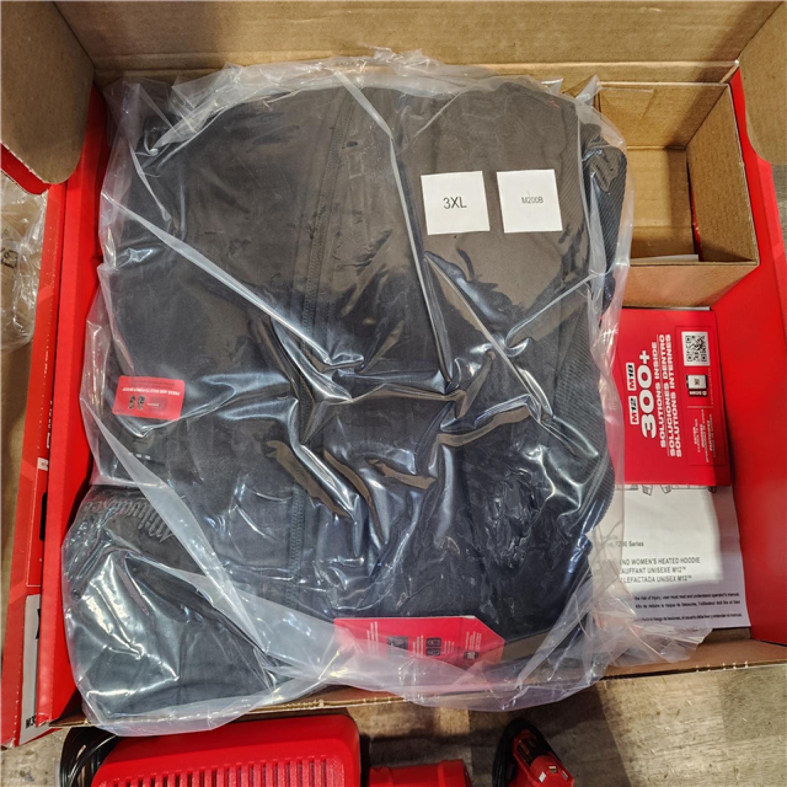 HOUSTON LOCATION - AS-IS MILWAUKEE 2 HEATED CLOTHING COMBO KIT