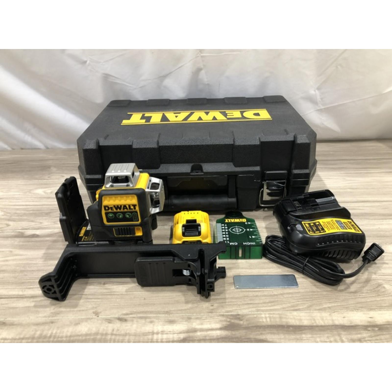 AS-IS DeWalt 12V MAX Lithium-Ion 100 Ft. Green Self-Leveling 3-Beam 360 Degree Laser Level Kit