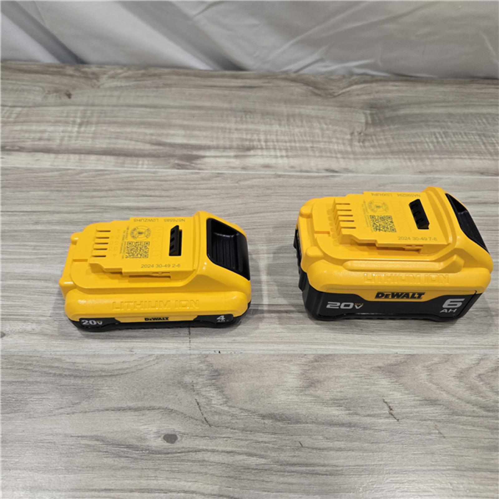 LIKE NEW! - DEWALT 20V MAX 6.0Ah and 4.0Ah Battery and Charger Starter Kit